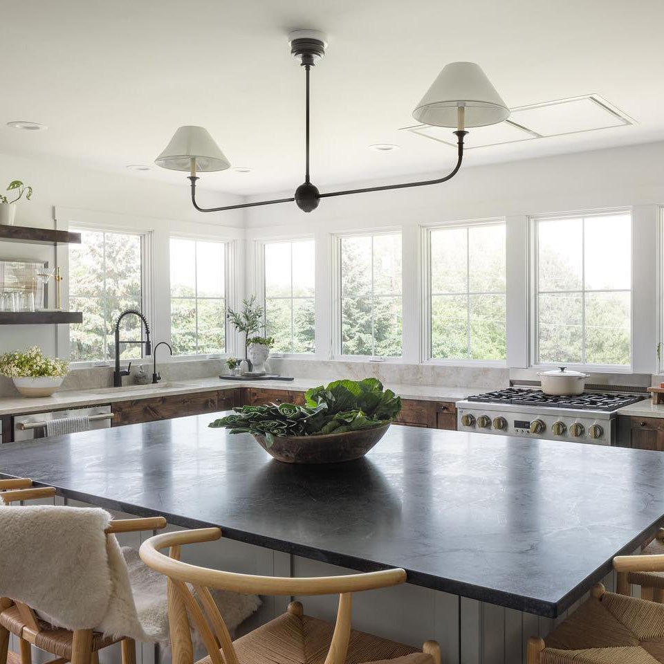 Norli Moderner linearer LED-Kronleuchter aus Metall