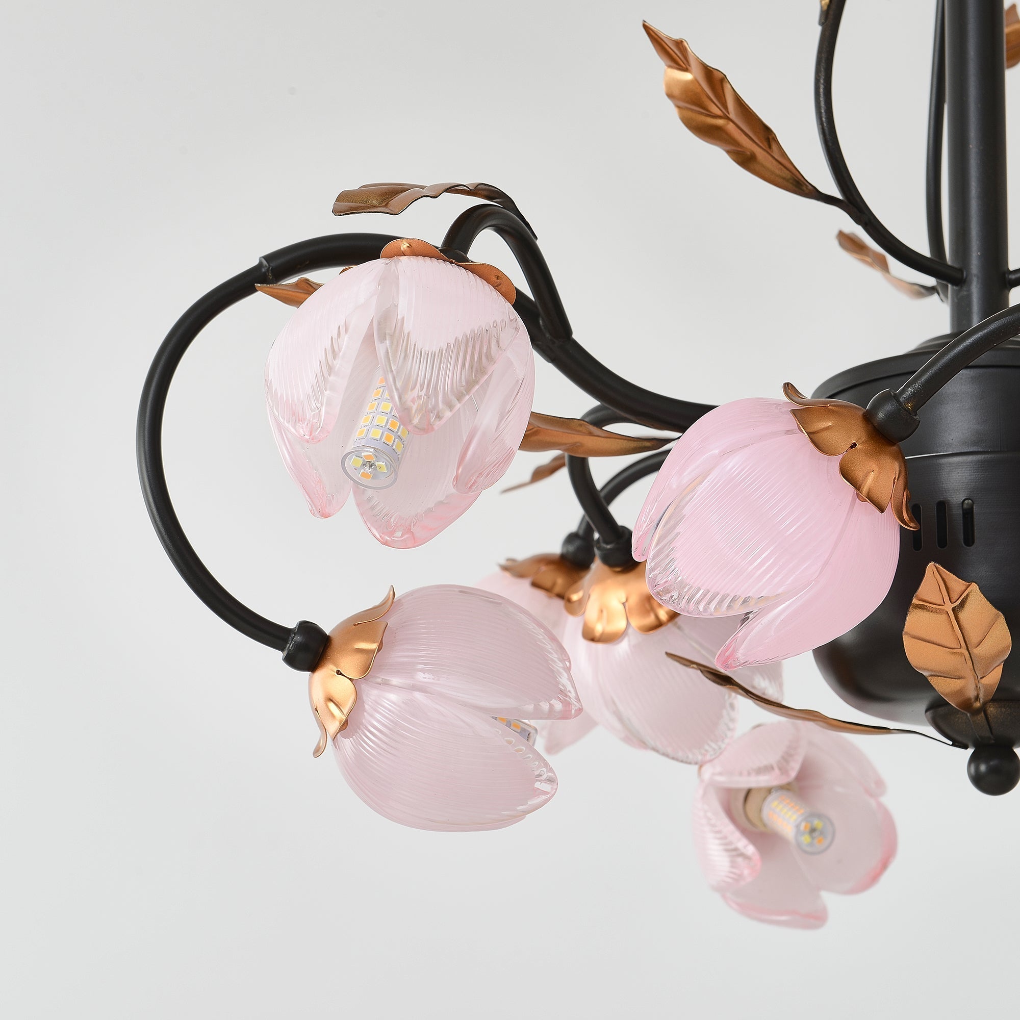 Avelora Vintage Industrieller Tulpen-Kronleuchter Pinkes Glas-Letslighting