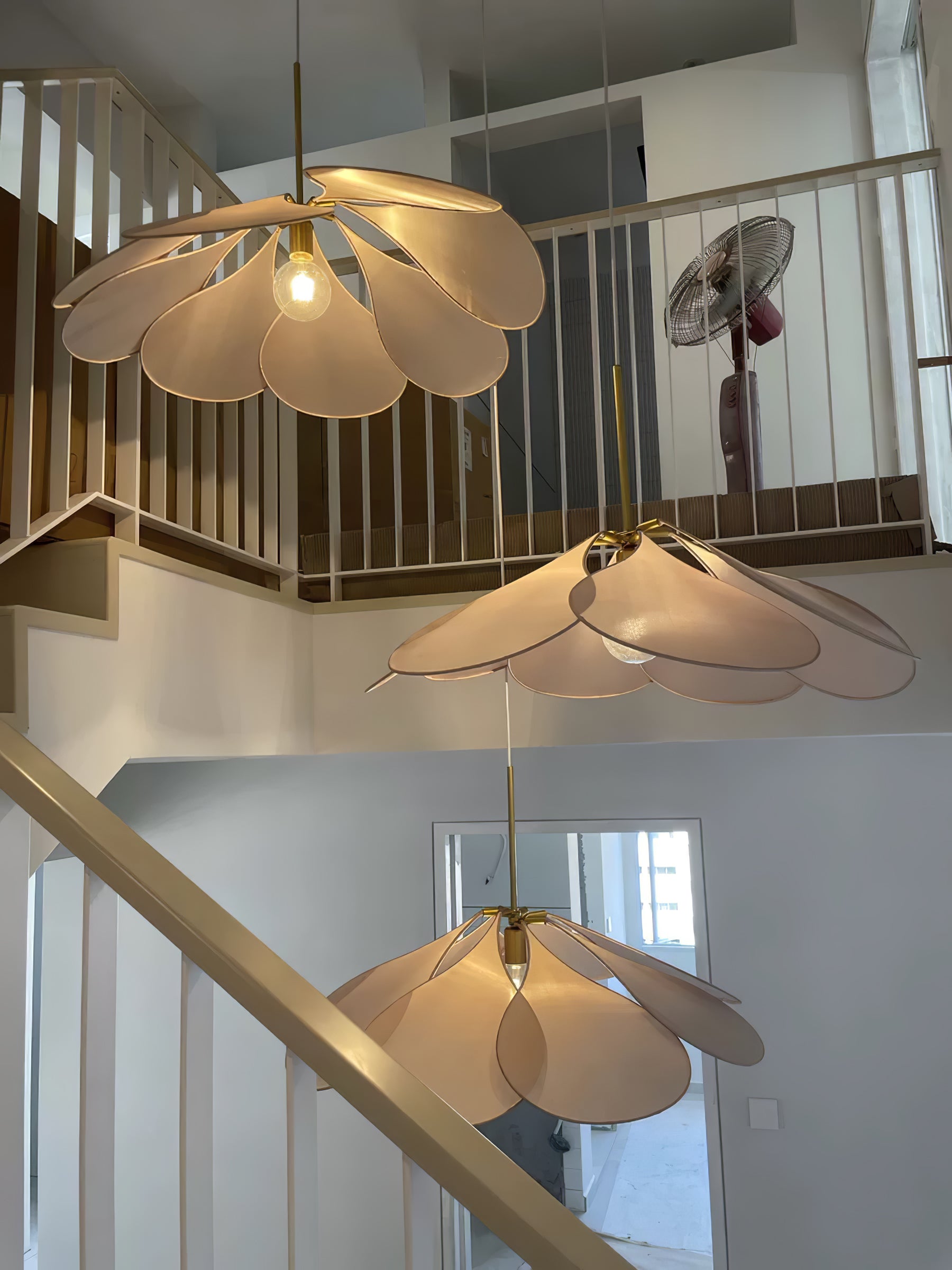 Precieuse Petals Pendant Lamp - Blowlighting