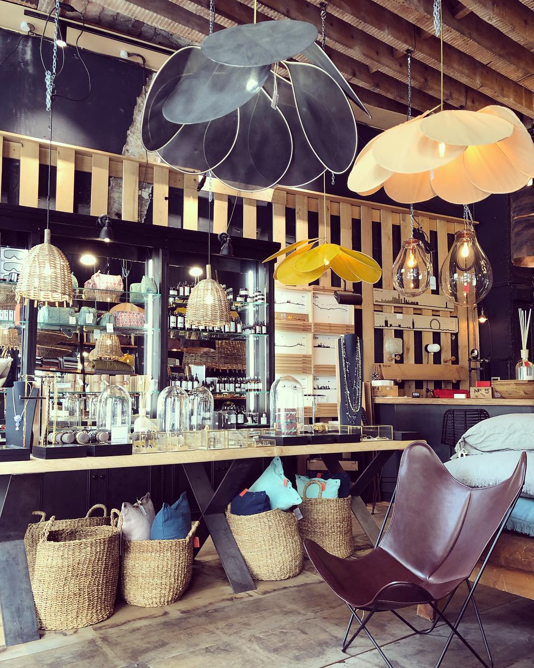 Precieuse Petals Pendant Lamp - Blowlighting