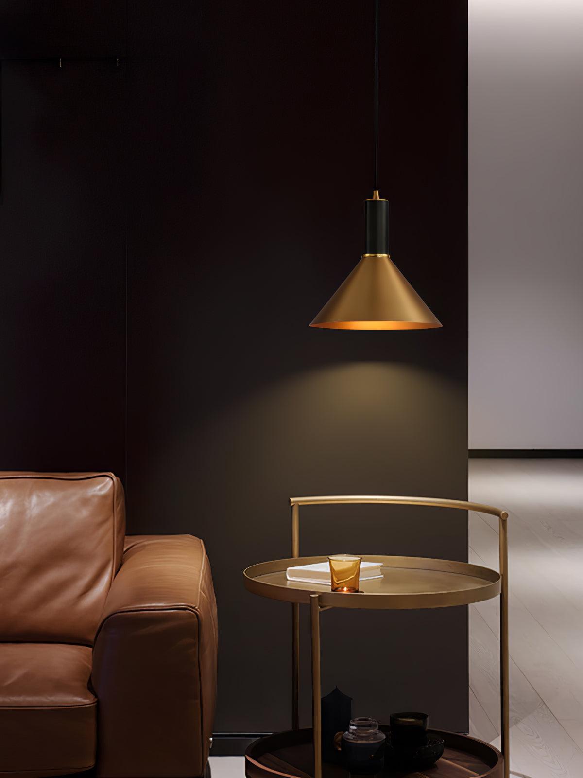 Orion Kegelförmige Pendelleuchte aus Messing-Letslighting