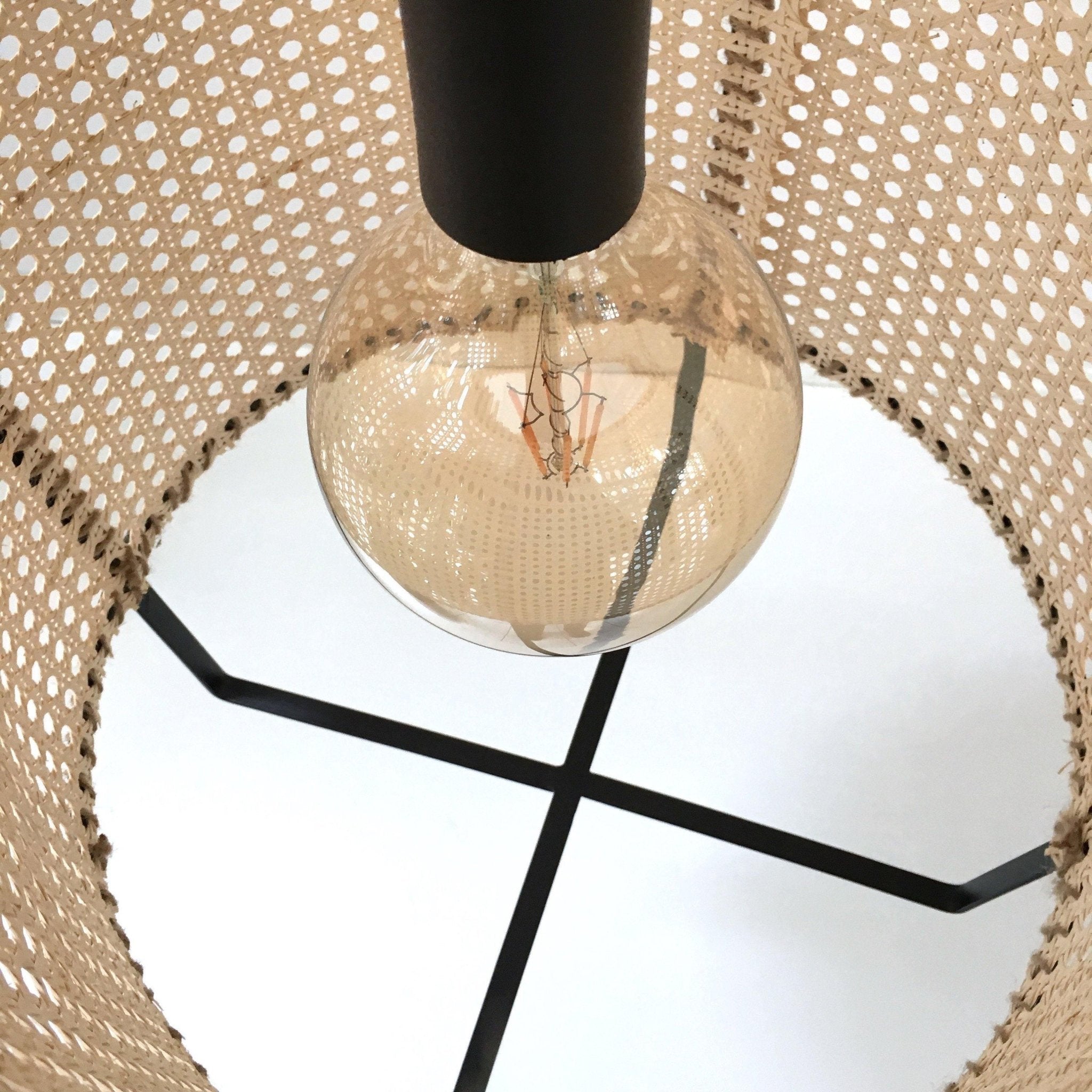 Solara Pendelleuchte Rattan Geflecht Rahmen Industrie-Letslighting