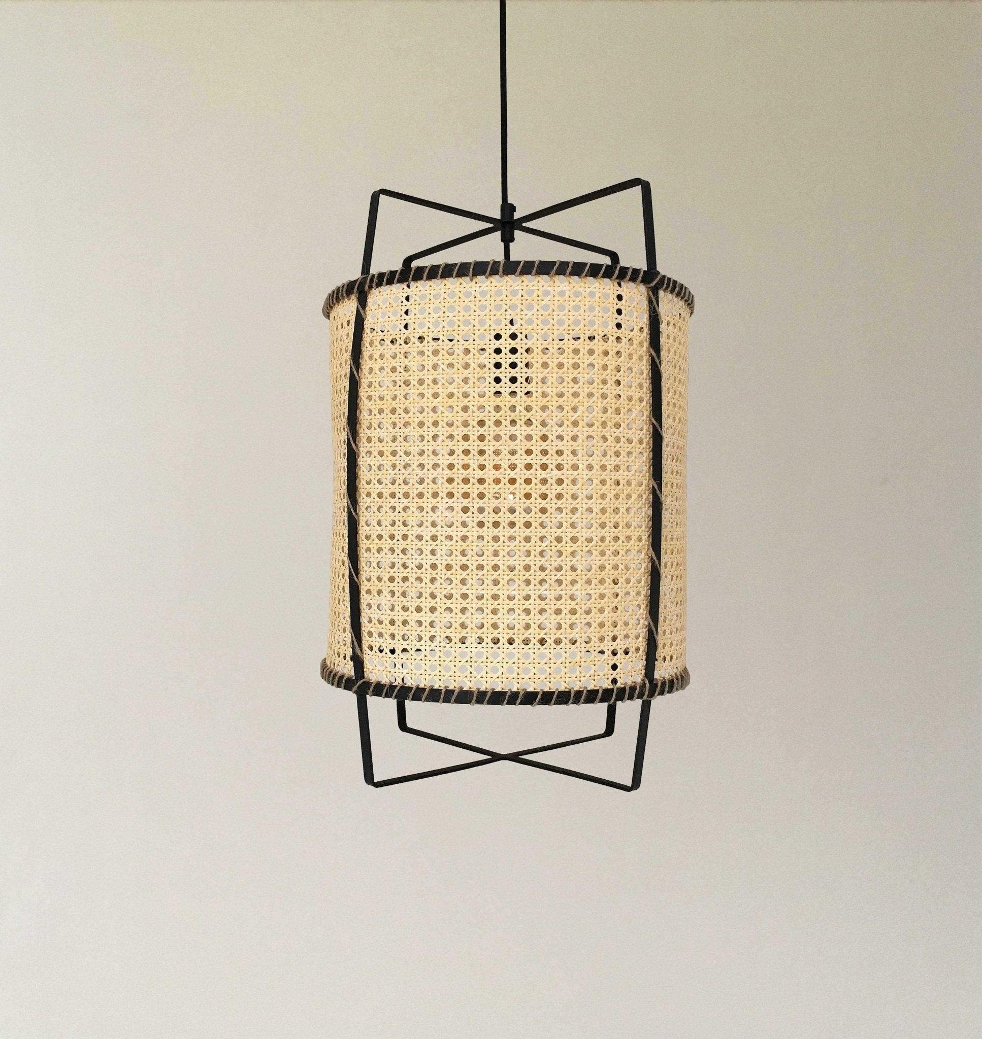 Solara Pendelleuchte Rattan Geflecht Rahmen Industrie-Letslighting