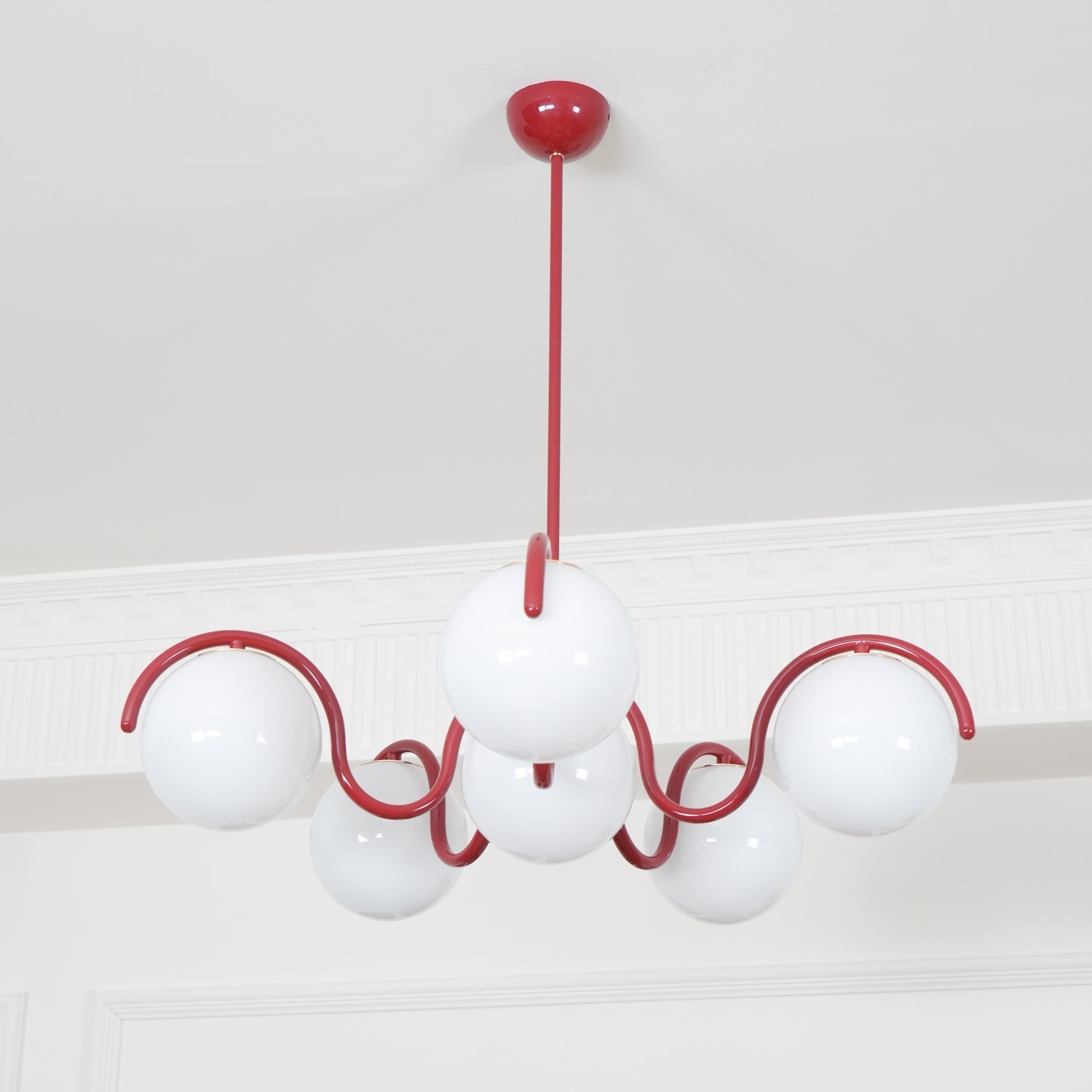 Wryn Geschwungener Linear-Kronleuchter