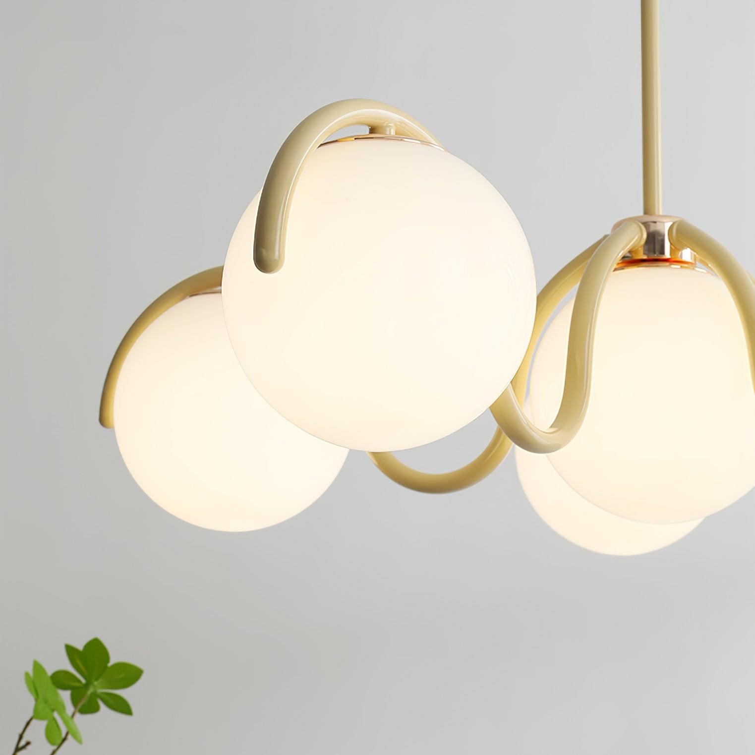 Wryn Geschwungener Linear-Kronleuchter