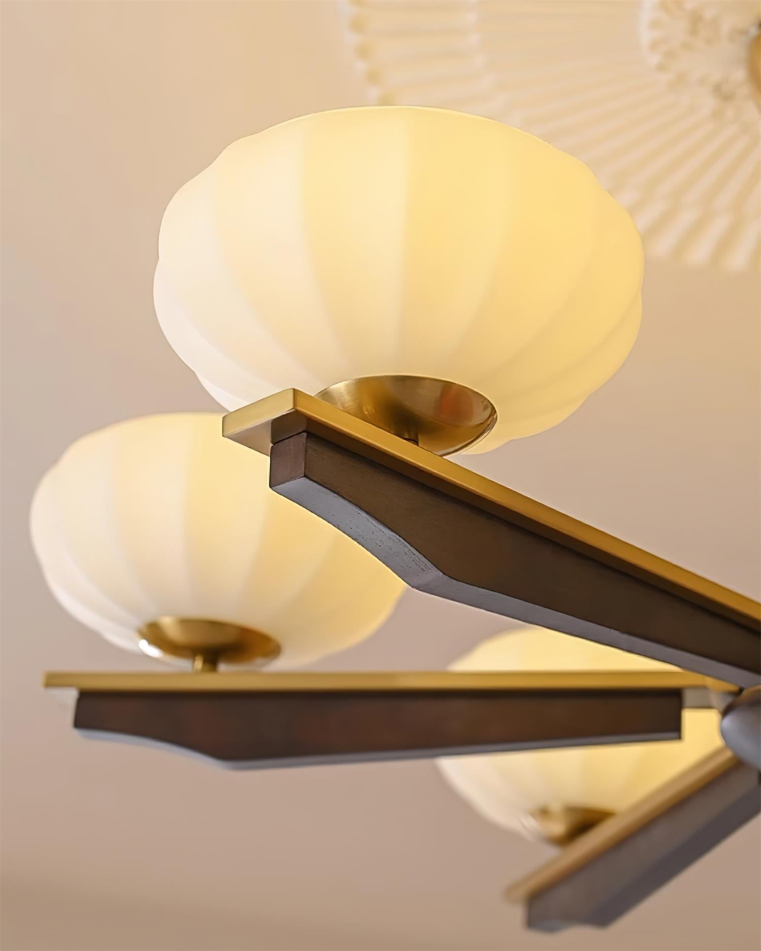 Riley Moderner Kronleuchter aus Holz und Glas-Letslighting