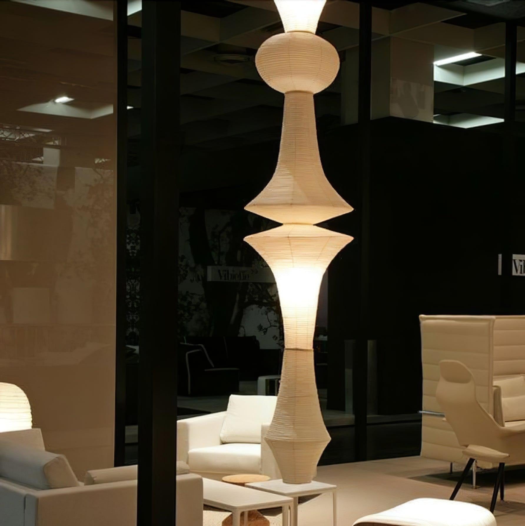 Faye Vertikale Pendelleuchte mit skulpturalem Design aus Papier