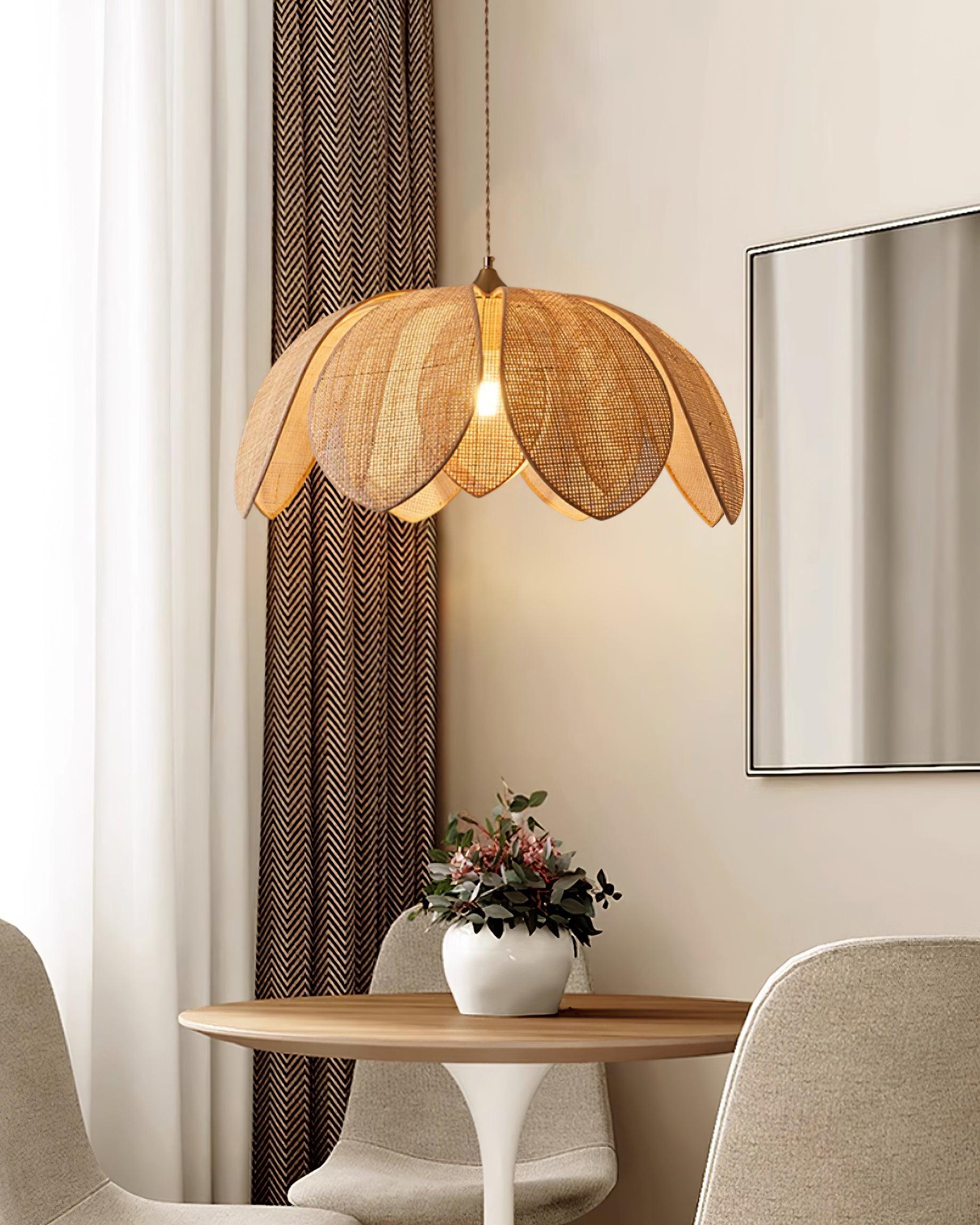 Fionel Pendelleuchte Boho Rattan Blütenblattförmig Natur-Letslighting