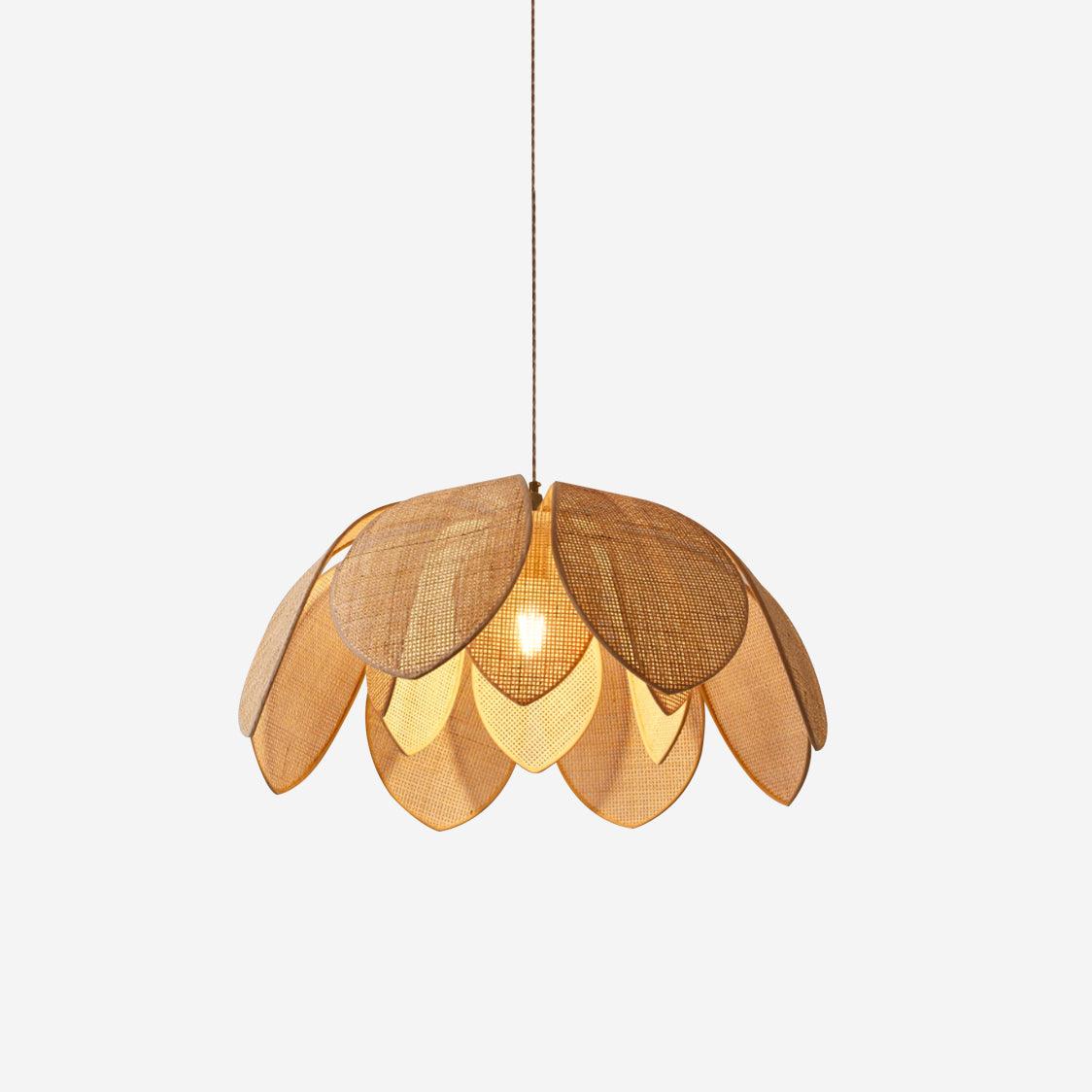 Fionel Pendelleuchte Boho Rattan Blütenblattförmig Natur-Letslighting