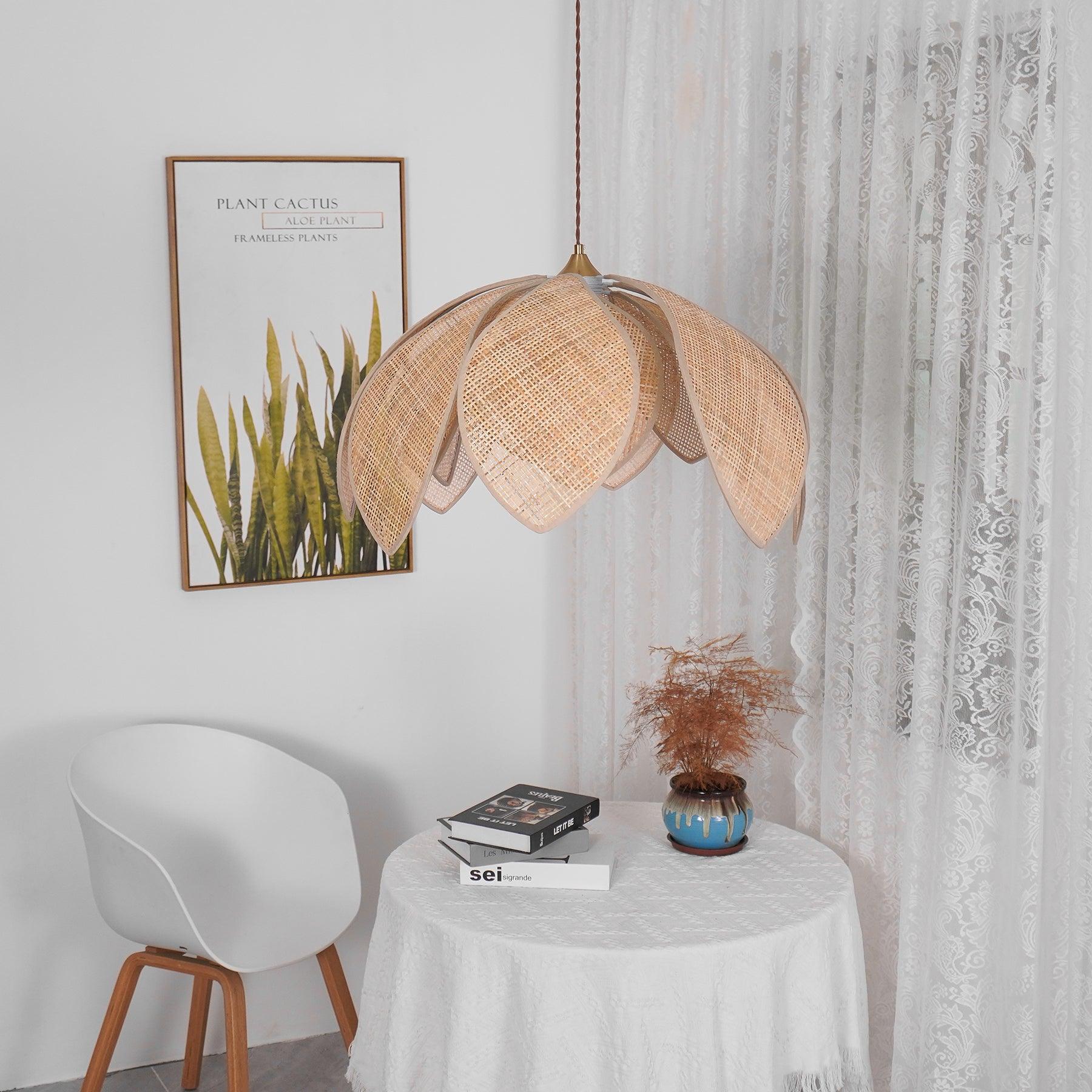 Fionel Pendelleuchte Boho Rattan Blütenblattförmig Natur-Letslighting