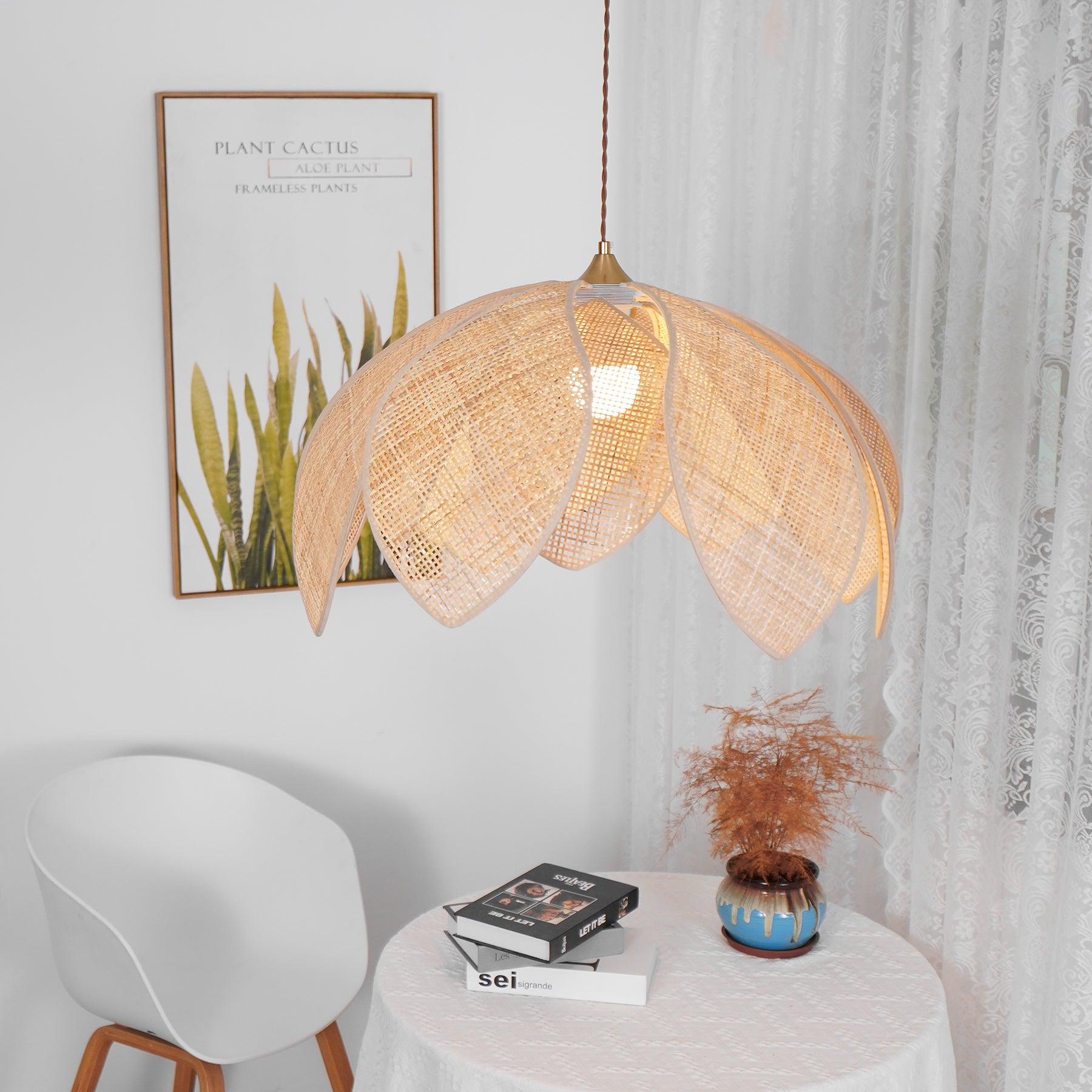 Fionel Pendelleuchte Boho Rattan Blütenblattförmig Natur-Letslighting
