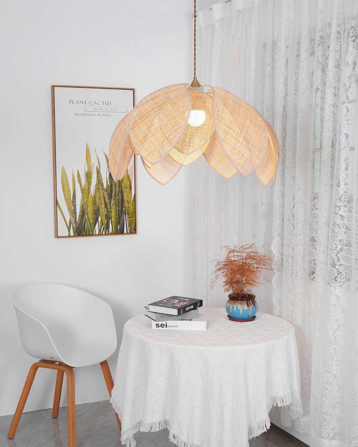 Fionel Pendelleuchte Boho Rattan Blütenblattförmig Natur-Letslighting