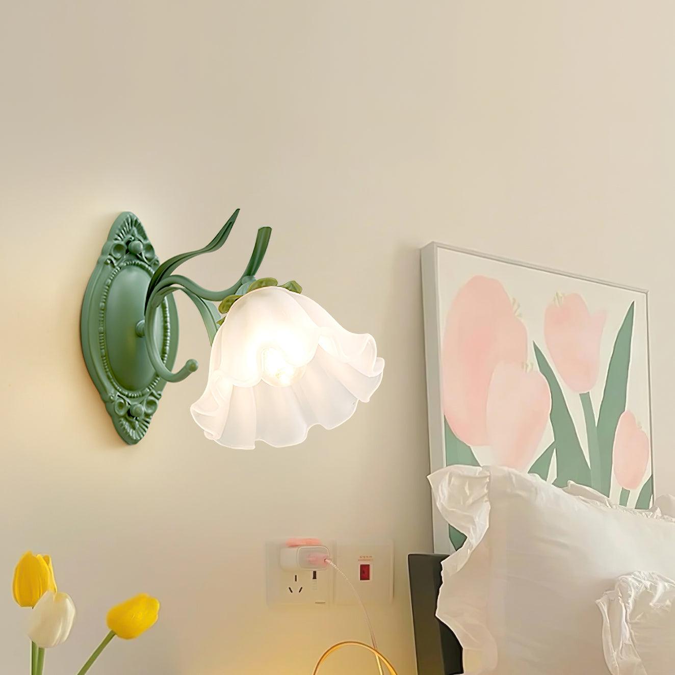 Tyler Vintage Wandleuchte aus Glas mit Blumenmuster-Letslighting
