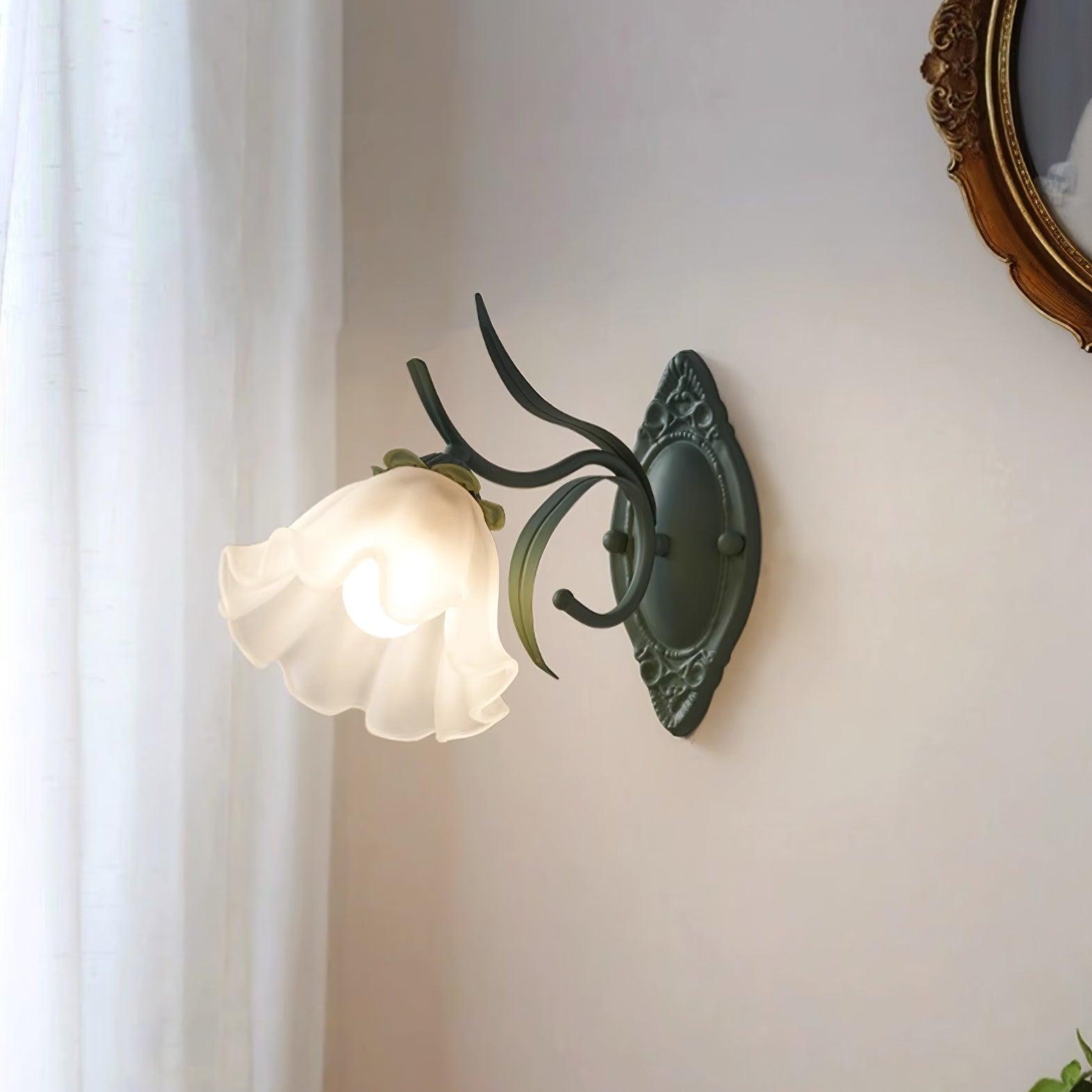 Tyler Vintage Wandleuchte aus Glas mit Blumenmuster-Letslighting