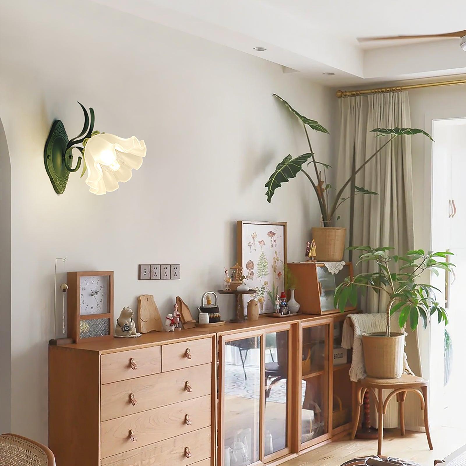 Tyler Vintage Wandleuchte aus Glas mit Blumenmuster-Letslighting