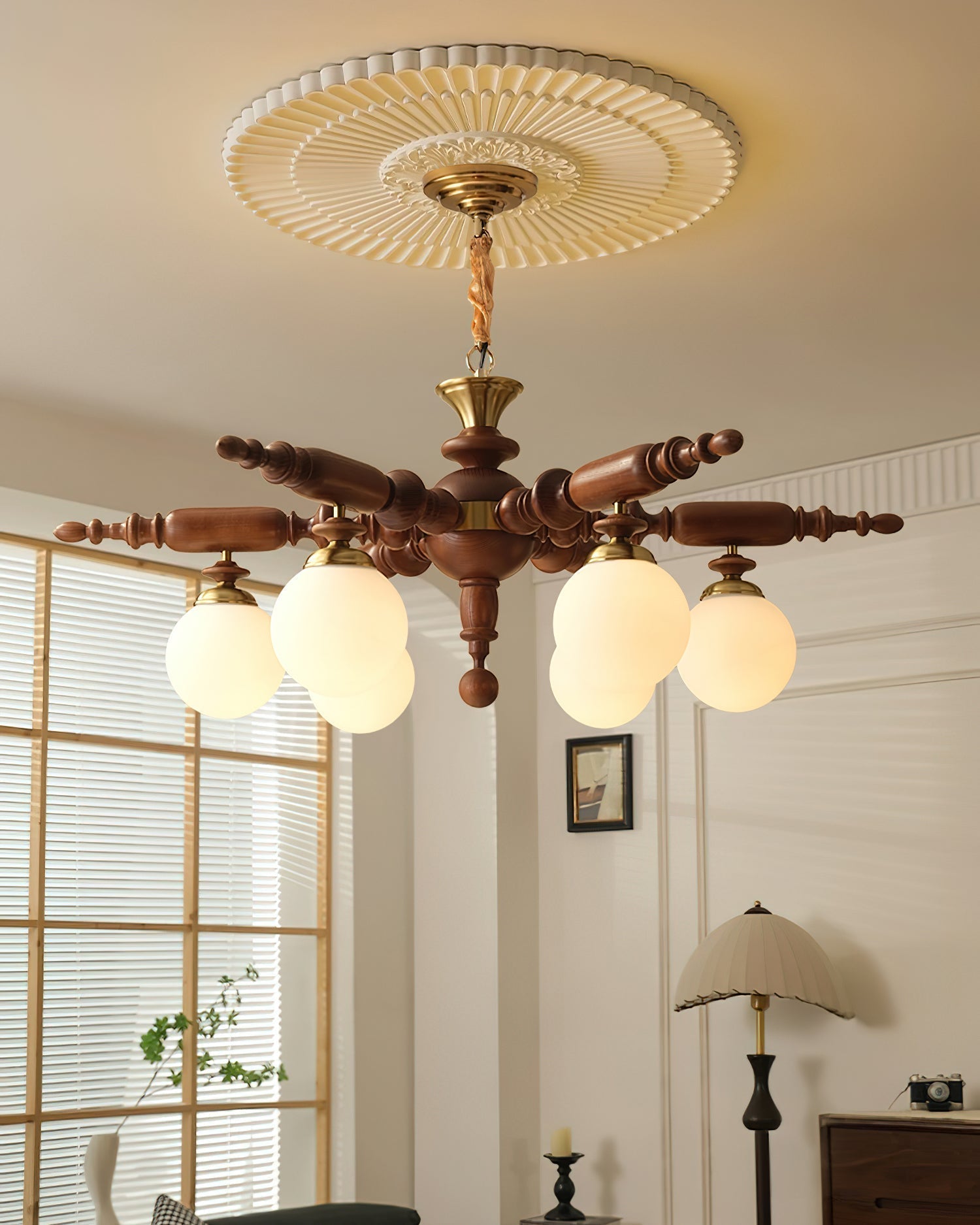 Olvenir Rustikaler Kronleuchter aus Holz und Glas-Letslighting