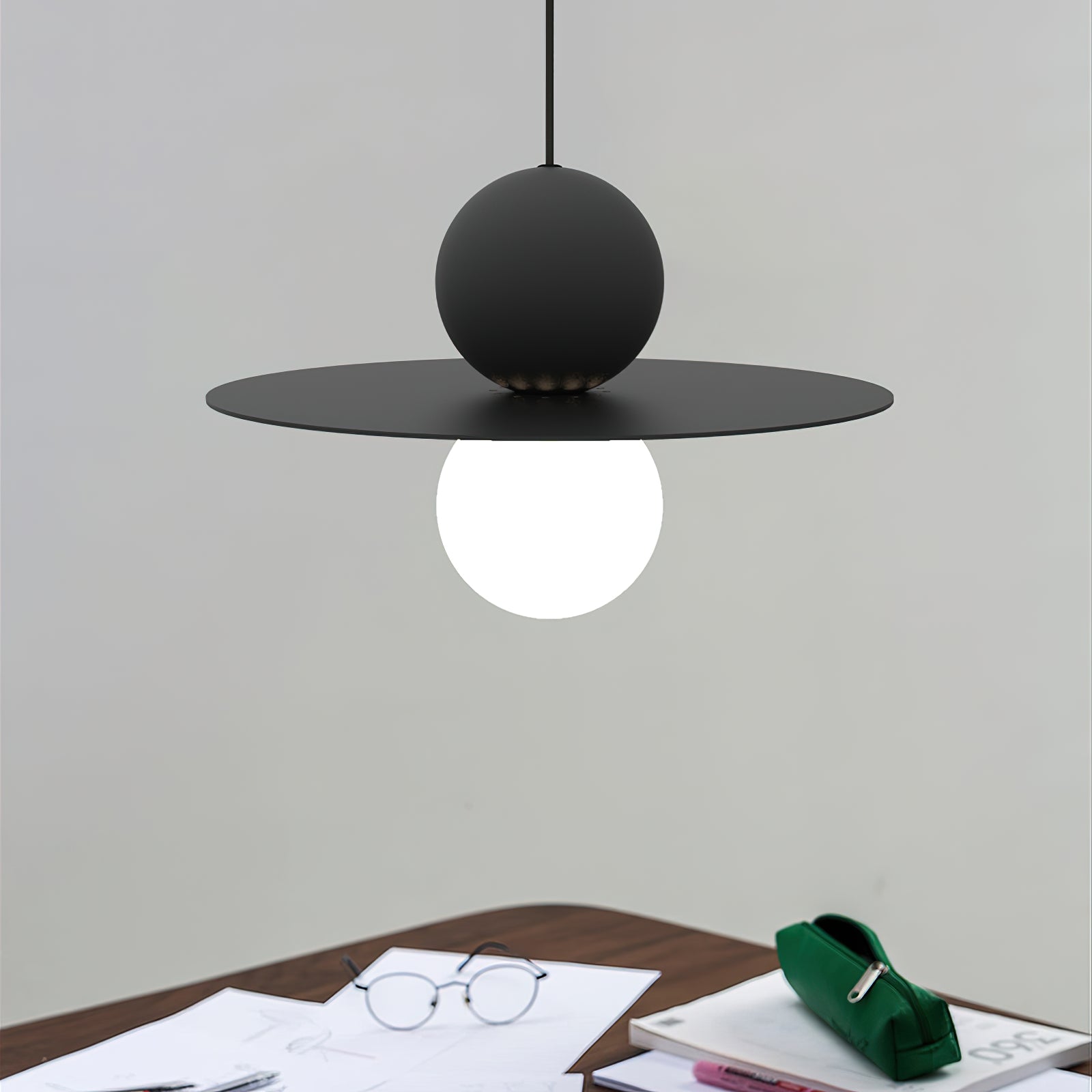 Sky Pendelleuchte Glas Hut Schwarz Gold-Letslighting