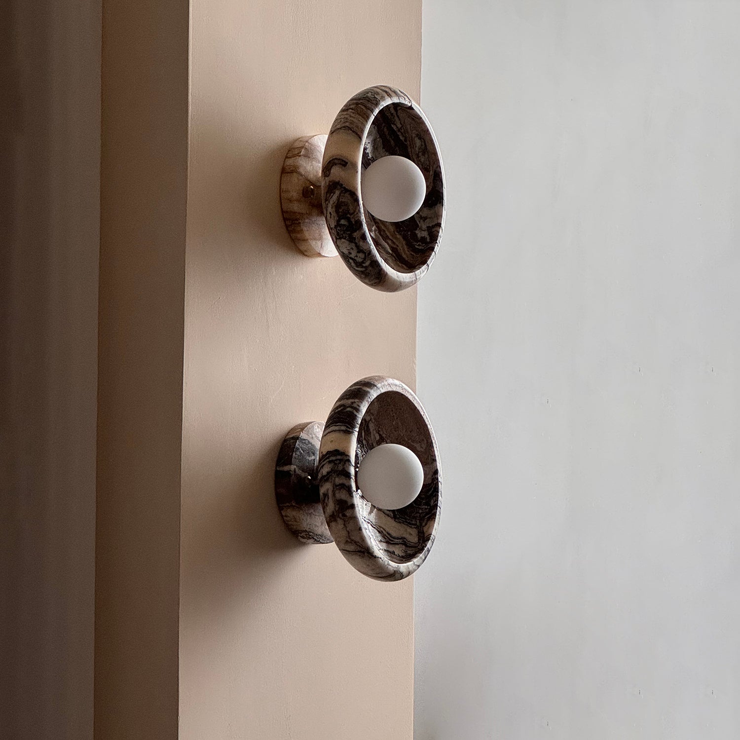 Onvix Wandleuchte aus Natur-Onyx-Letslighting