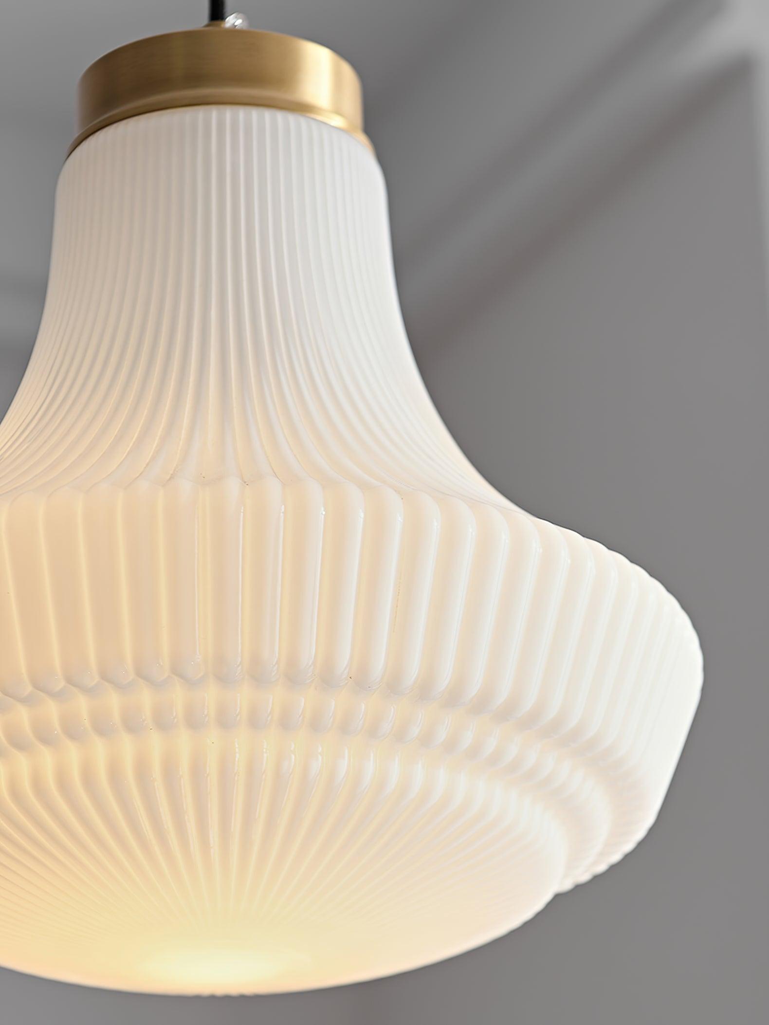 Solara Pendelleuchte Opalglas Rippen Glocke Messing Vintage-Letslighting