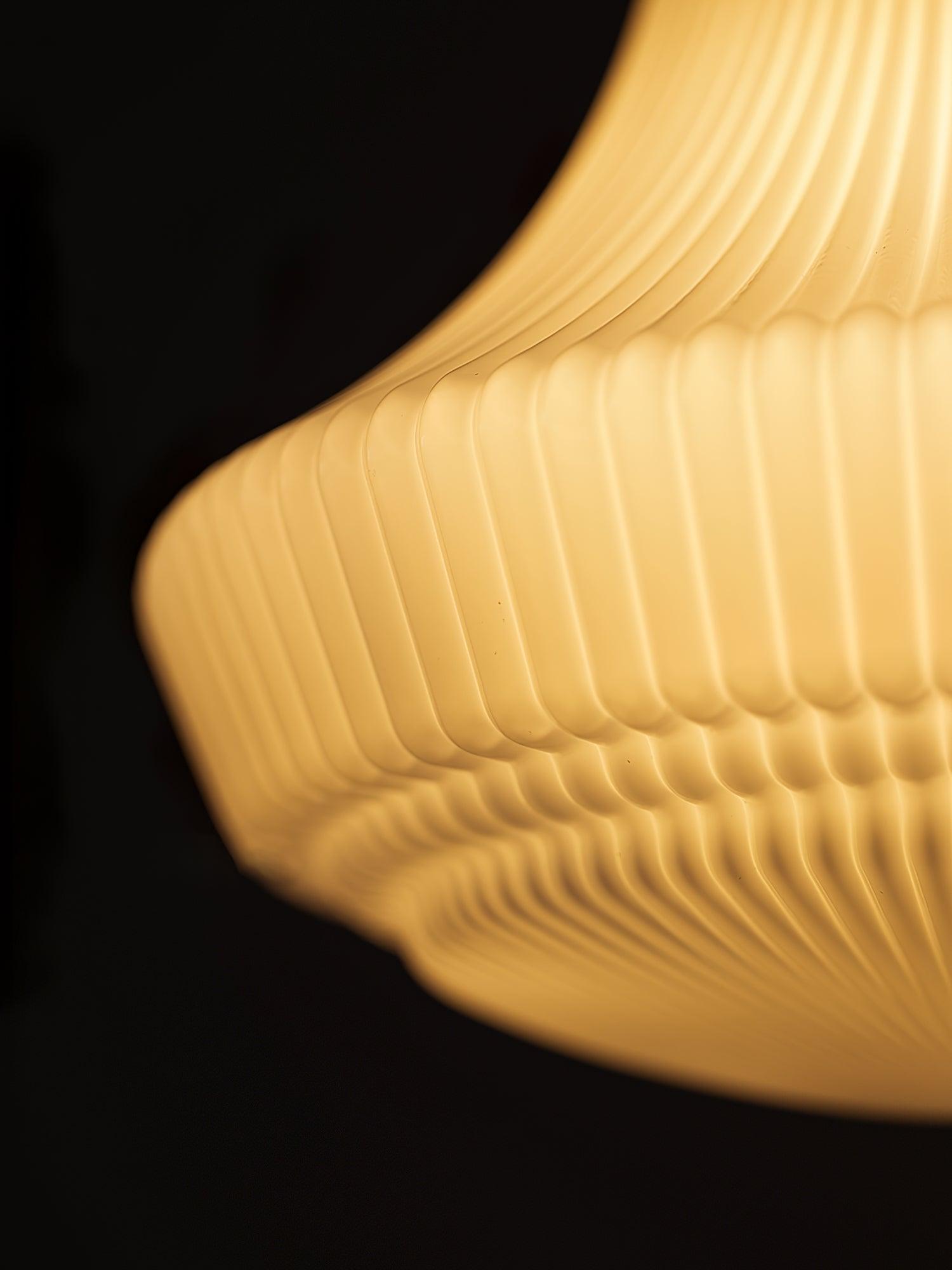 Solara Pendelleuchte Opalglas Rippen Glocke Messing Vintage-Letslighting