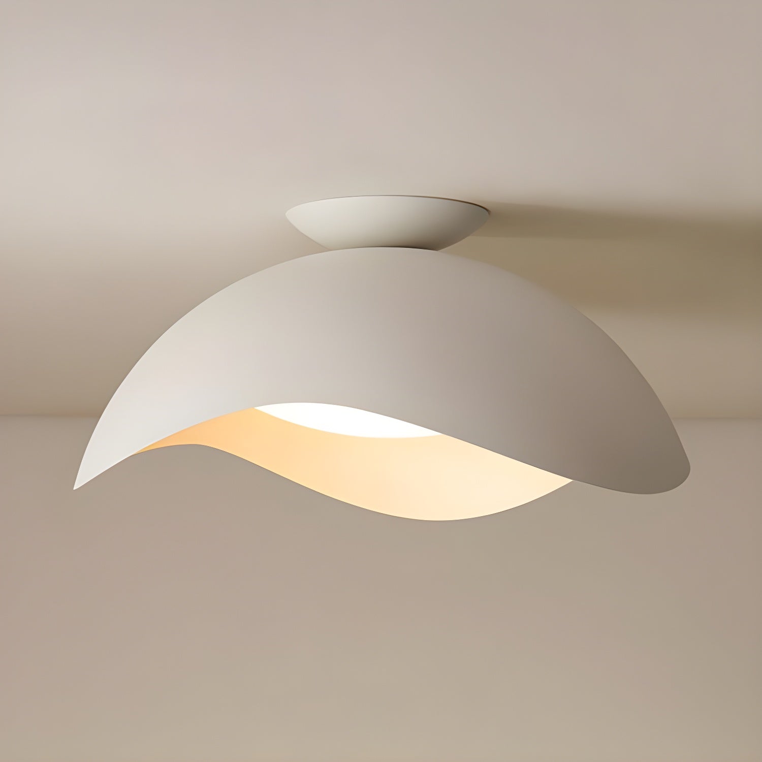 Serene Wave Ceiling Light - Blowlighting