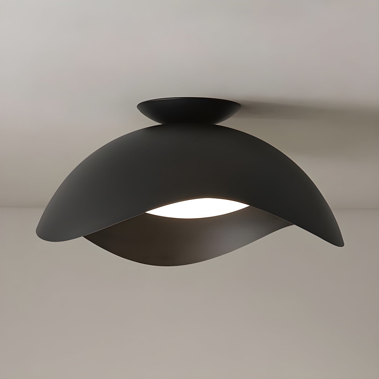 Serene Wave Ceiling Light - Blowlighting