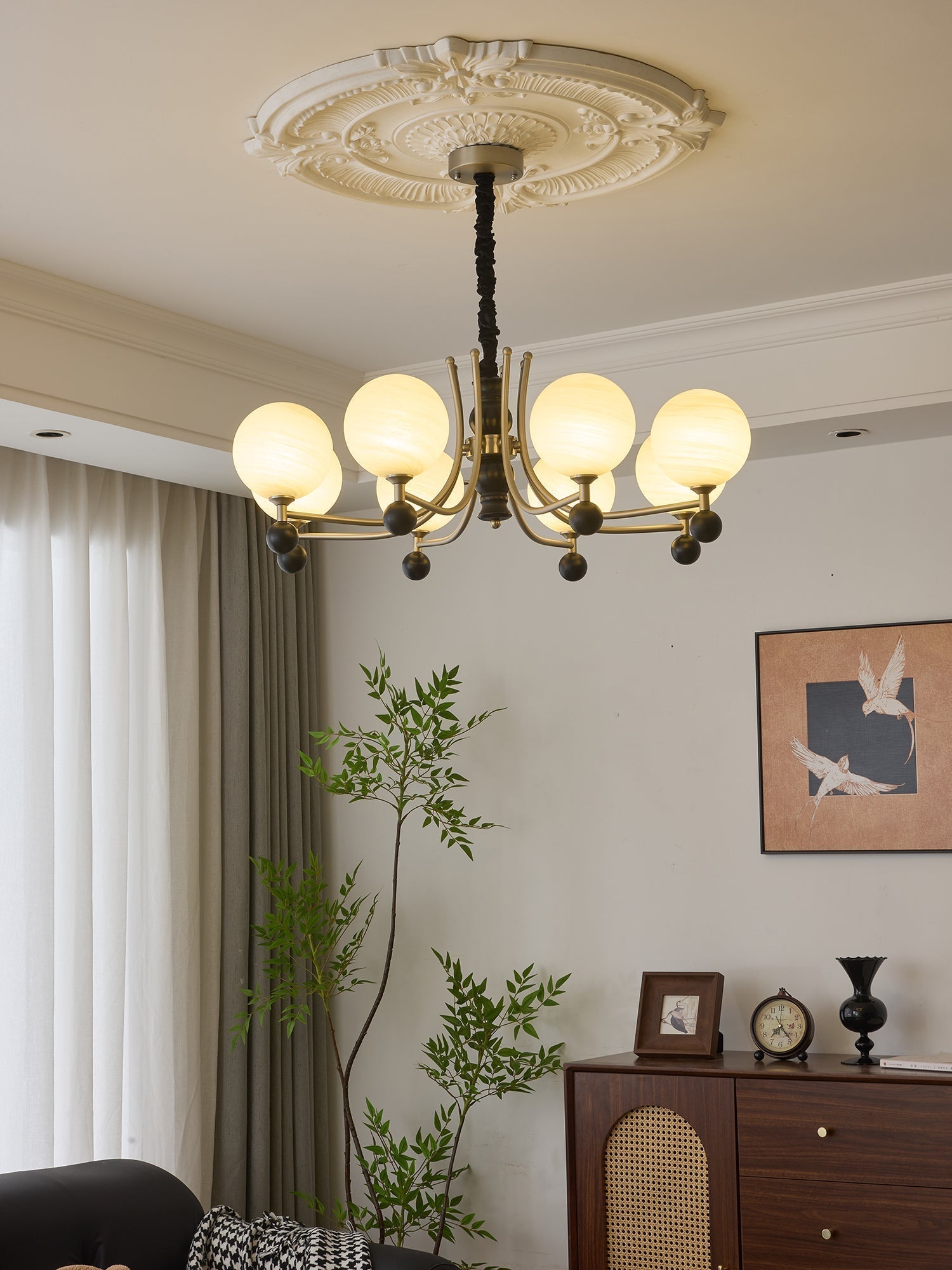 Serenus Traditioneller Kugel-Holz-Kronleuchter-Letslighting