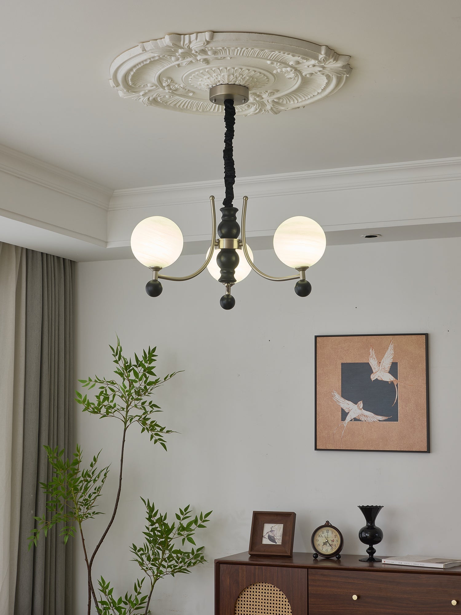 Serenus Traditioneller Kugel-Holz-Kronleuchter-Letslighting