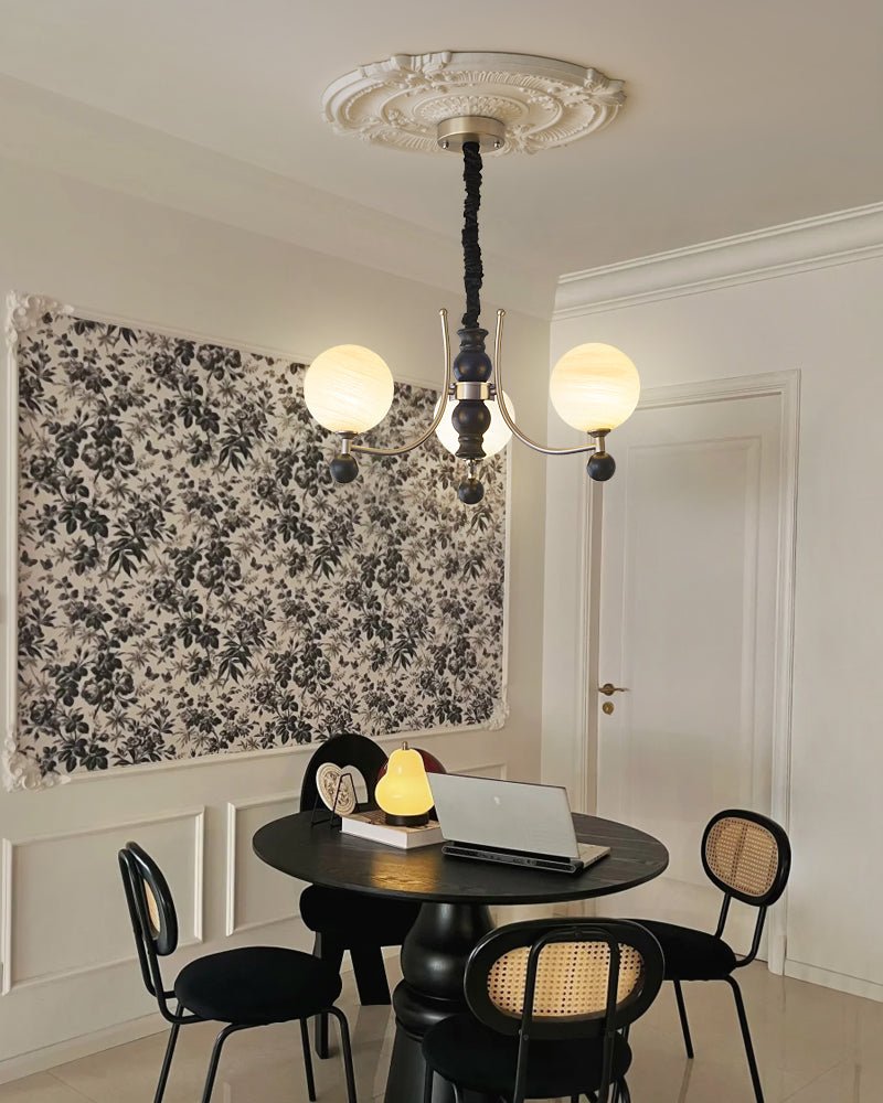 Serenus Traditioneller Kugel-Holz-Kronleuchter-Letslighting