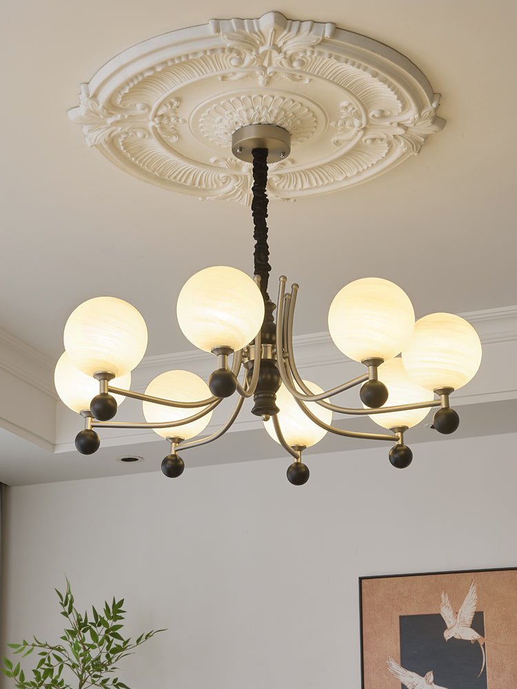 Serenus Traditioneller Kugel-Holz-Kronleuchter-Letslighting