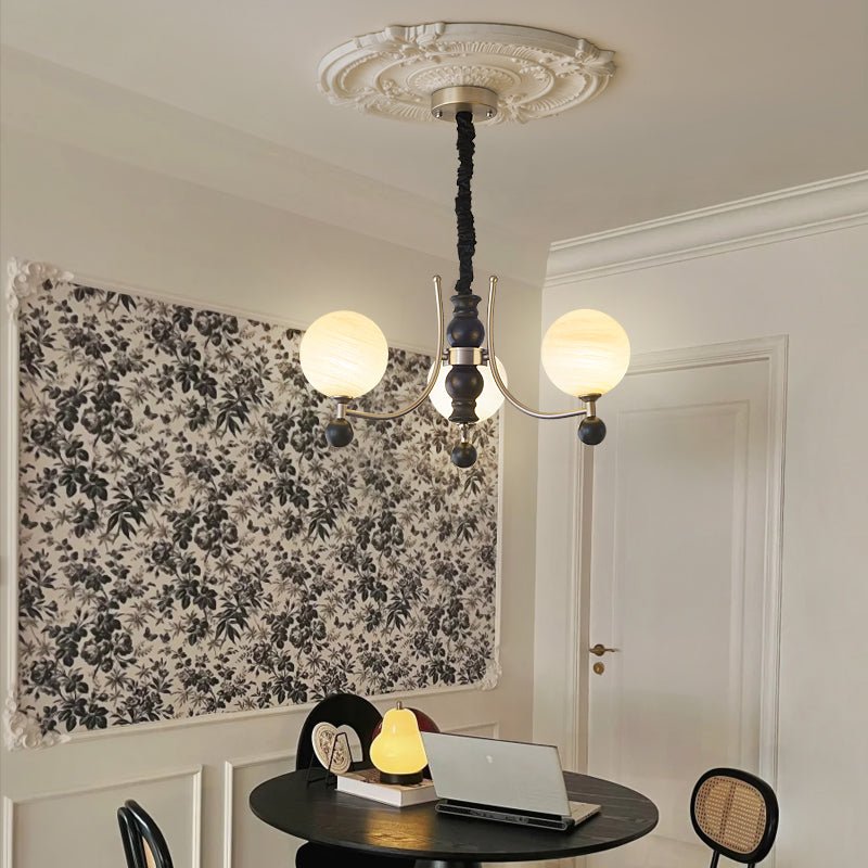 Serenus Traditioneller Kugel-Holz-Kronleuchter-Letslighting