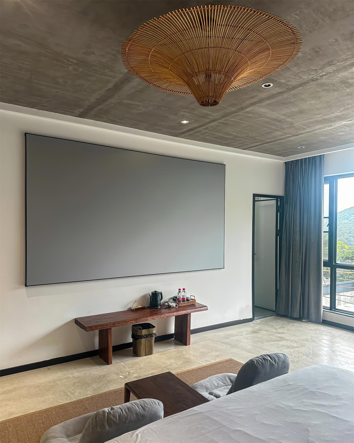 Juvia Pendelleuchte Rattan Natur Handgeflochten Breiter Schirm-Letslighting