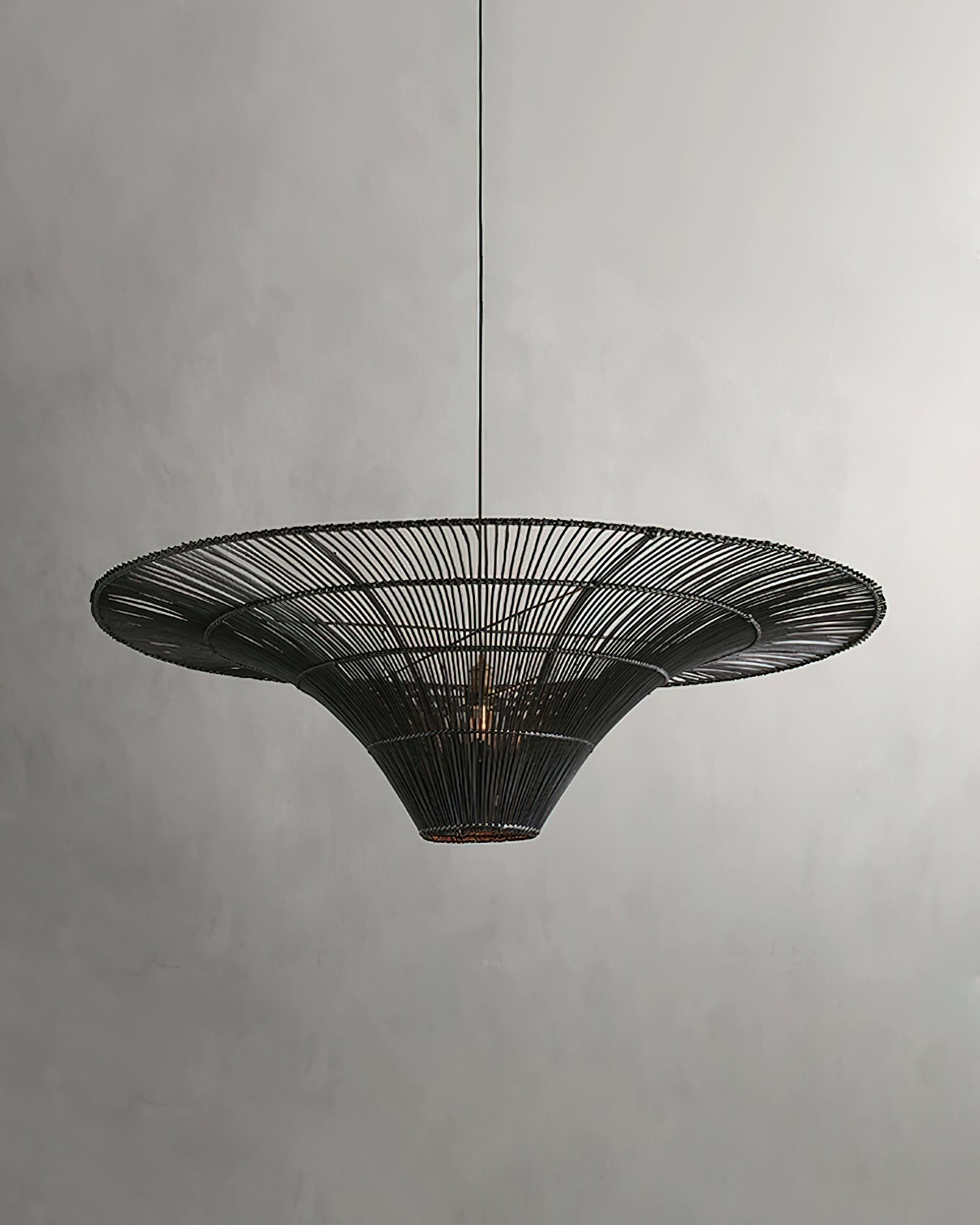 Juvia Pendelleuchte Rattan Natur Handgeflochten Breiter Schirm-Letslighting