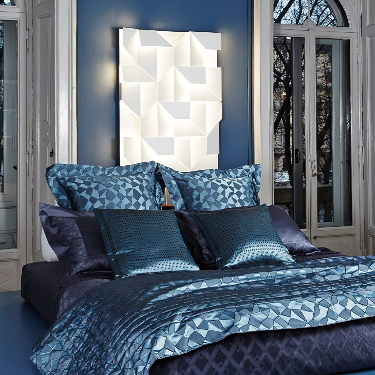 Shadows Grand Sconce - Blowlighting