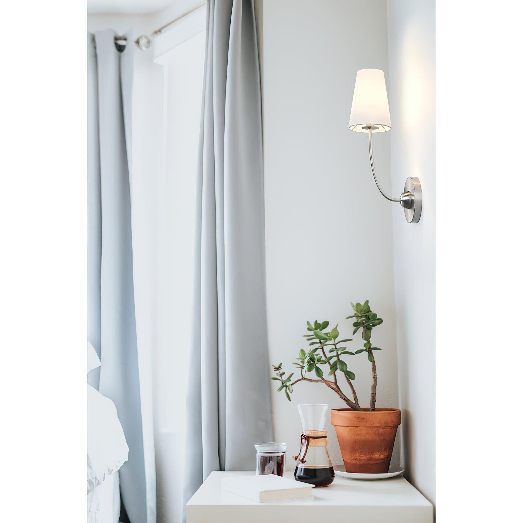 Aldoren Vintage Modern Minimalist Brass Fabric Wall Lamp - Letslighting