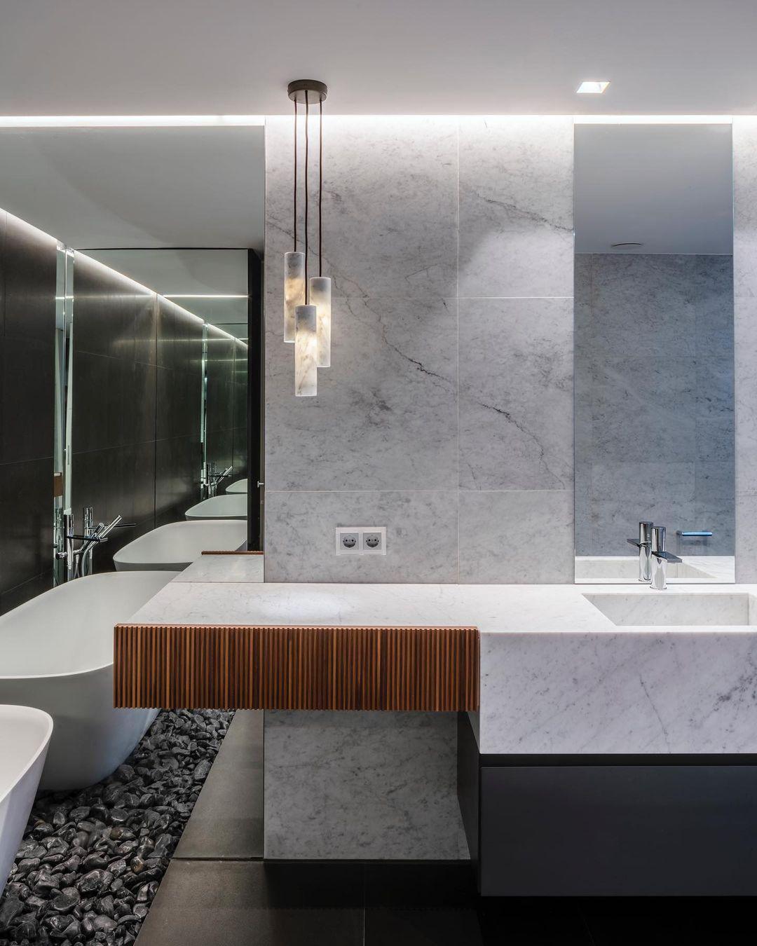 Nyxara Cluster Alabaster Pendant Light Staircase - Neutralighting