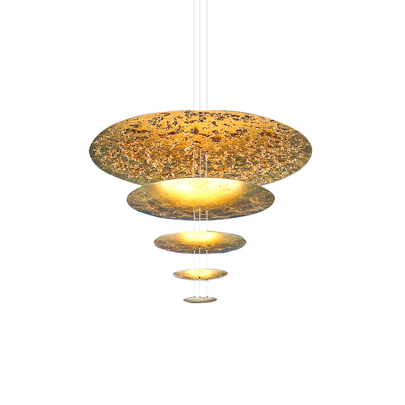 Zathaara Mehrlagige Pendelleuchte aus Goldfolie-Letslighting