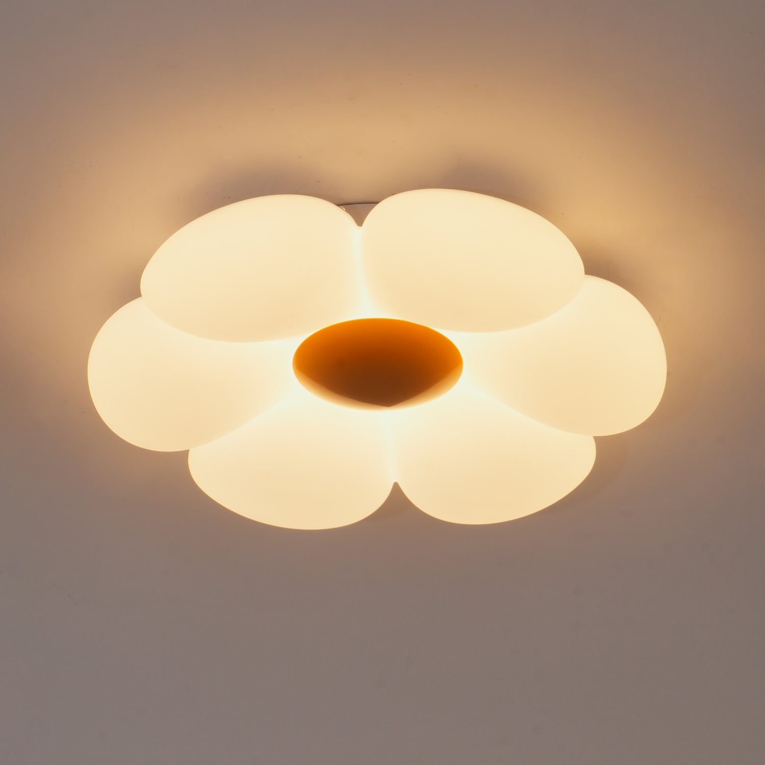 Six-leaf Flower Kids Room Ceiling Lamp - Blowlighting