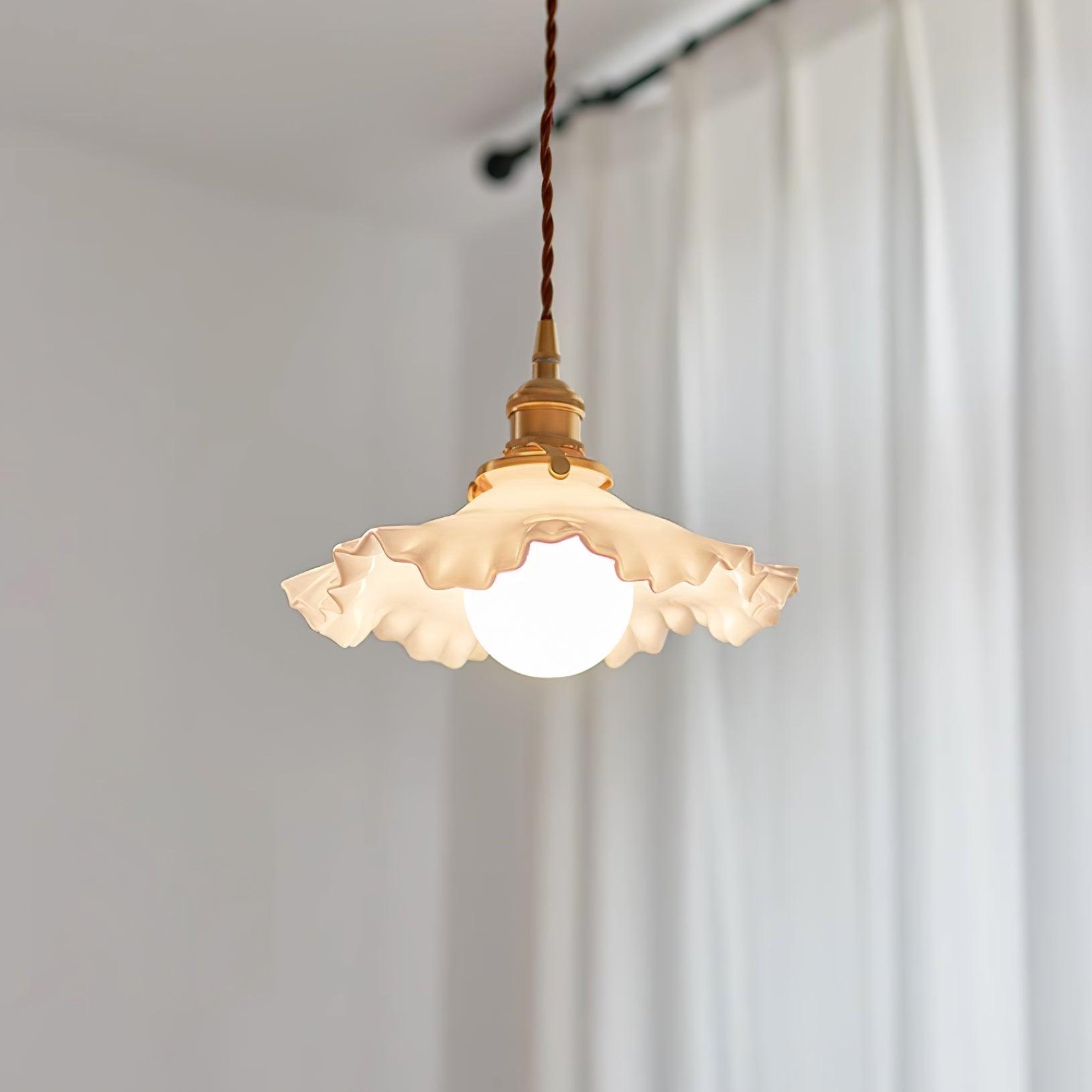 Pendelleuchte Glas Rüschen Schirm Messing Warmer-Letslighting