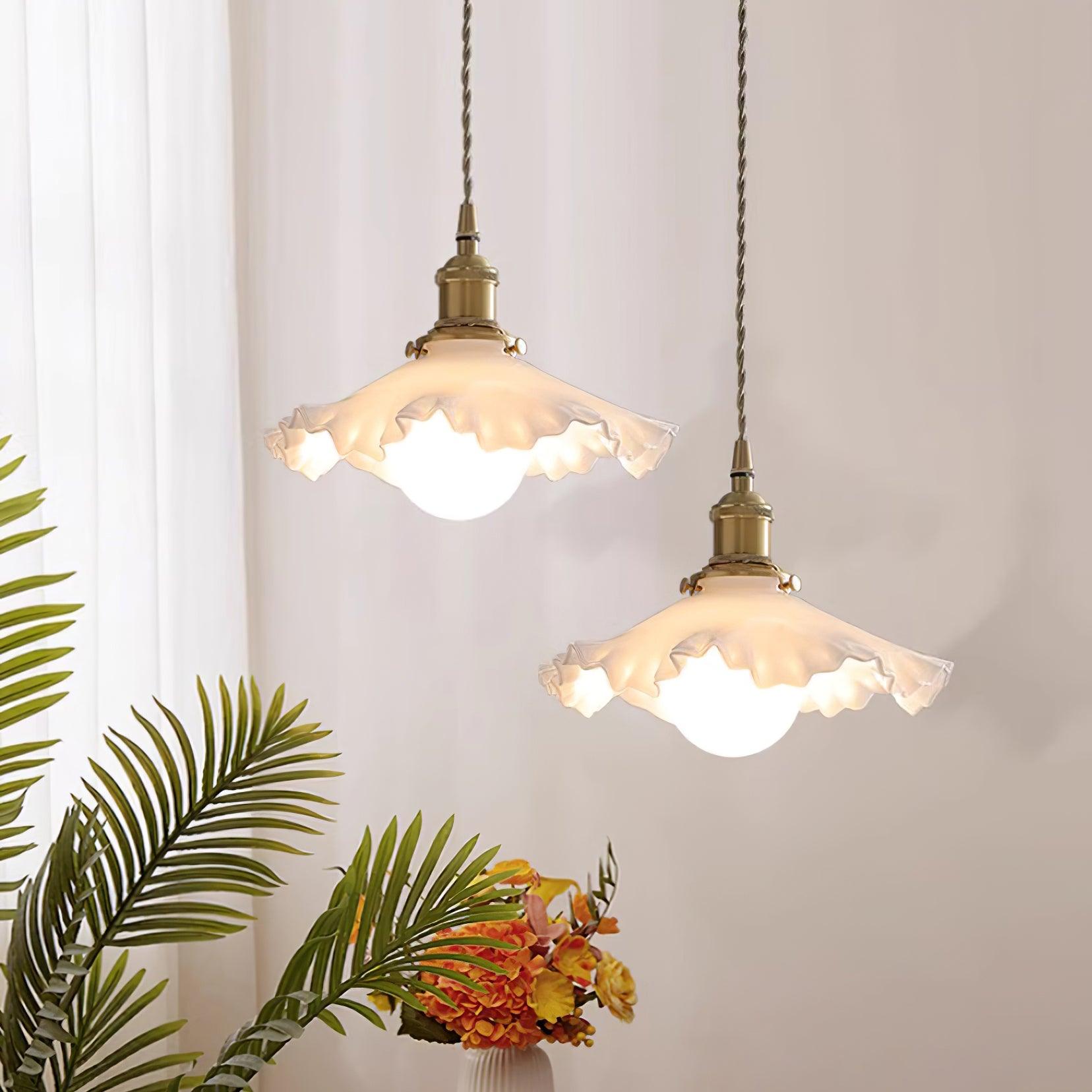 Pendelleuchte Glas Rüschen Schirm Messing Warmer-Letslighting
