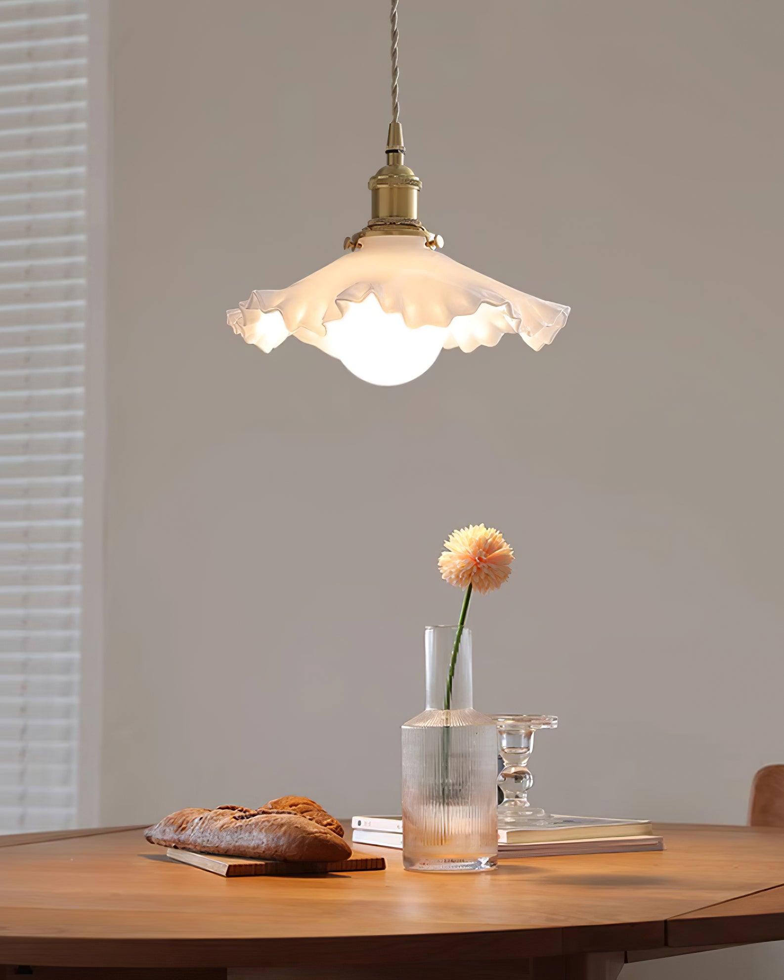 Pendelleuchte Glas Rüschen Schirm Messing Warmer-Letslighting