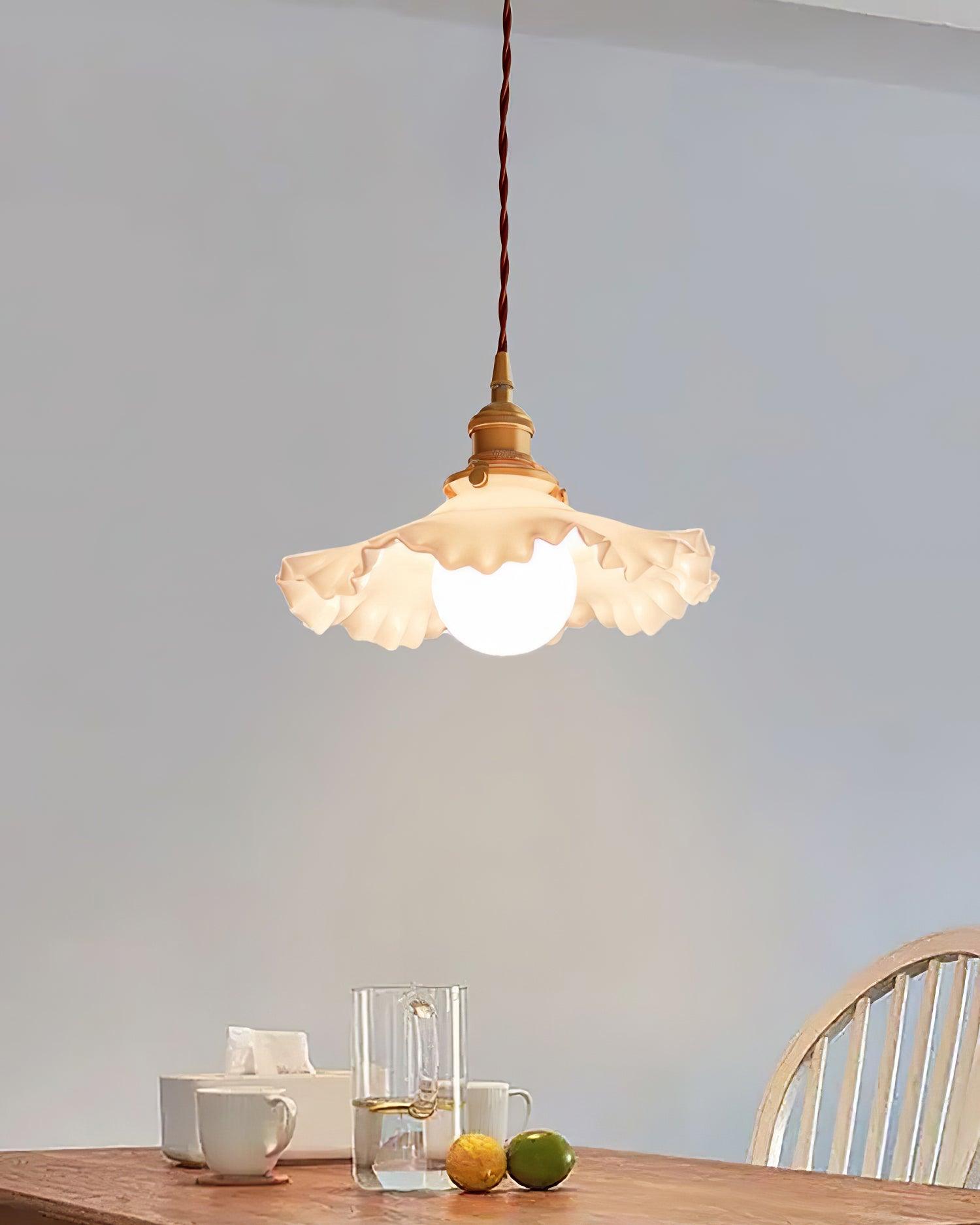 Pendelleuchte Glas Rüschen Schirm Messing Warmer-Letslighting