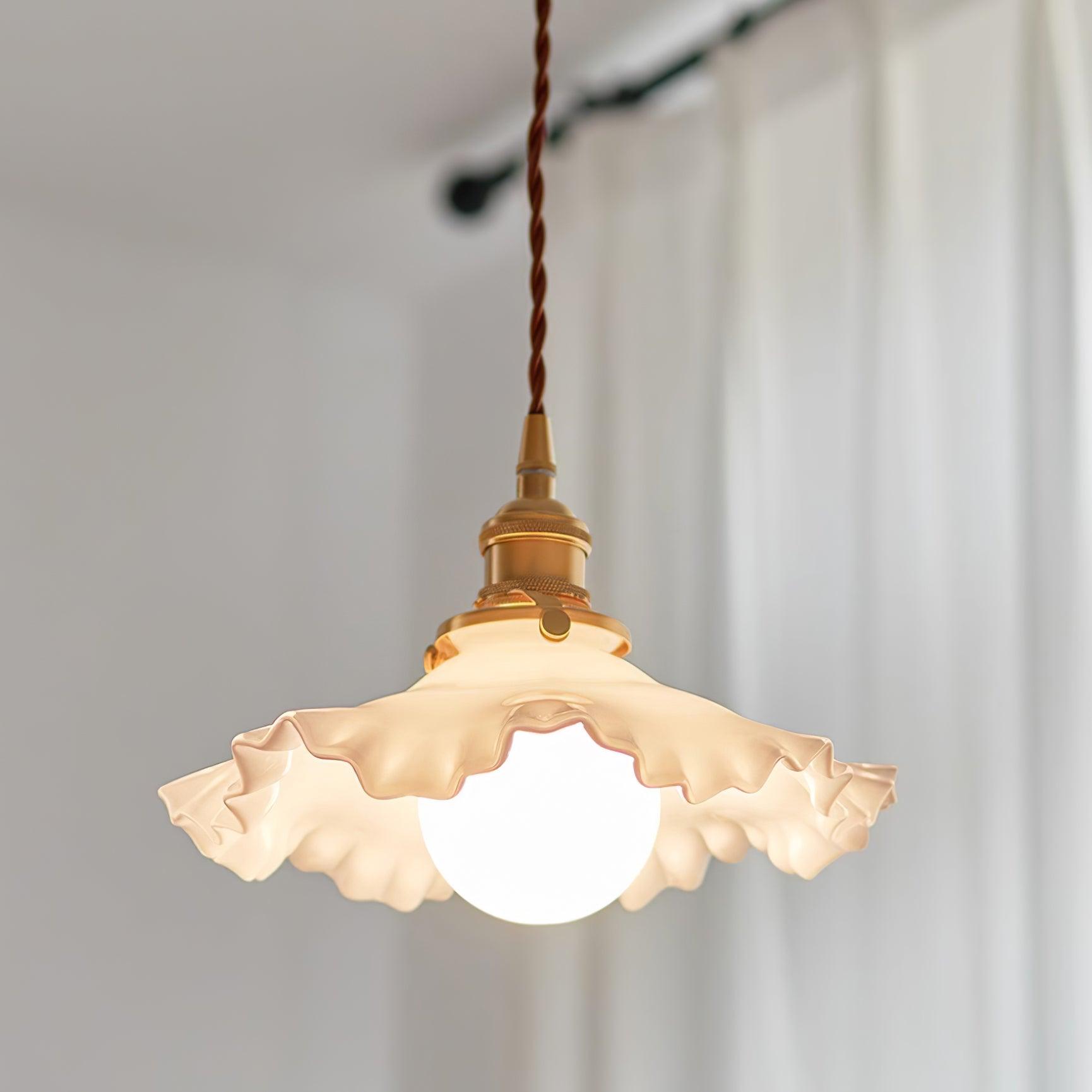 Pendelleuchte Glas Rüschen Schirm Messing Warmer-Letslighting