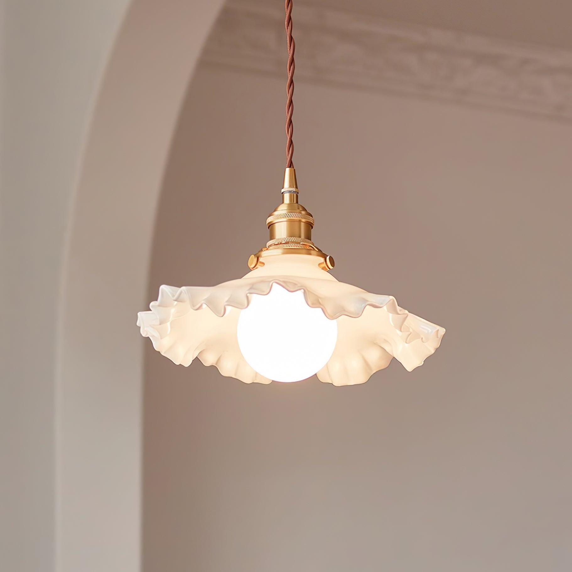Pendelleuchte Glas Rüschen Schirm Messing Warmer-Letslighting