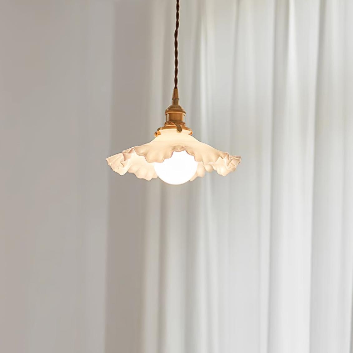 Pendelleuchte Glas Rüschen Schirm Messing Warmer-Letslighting