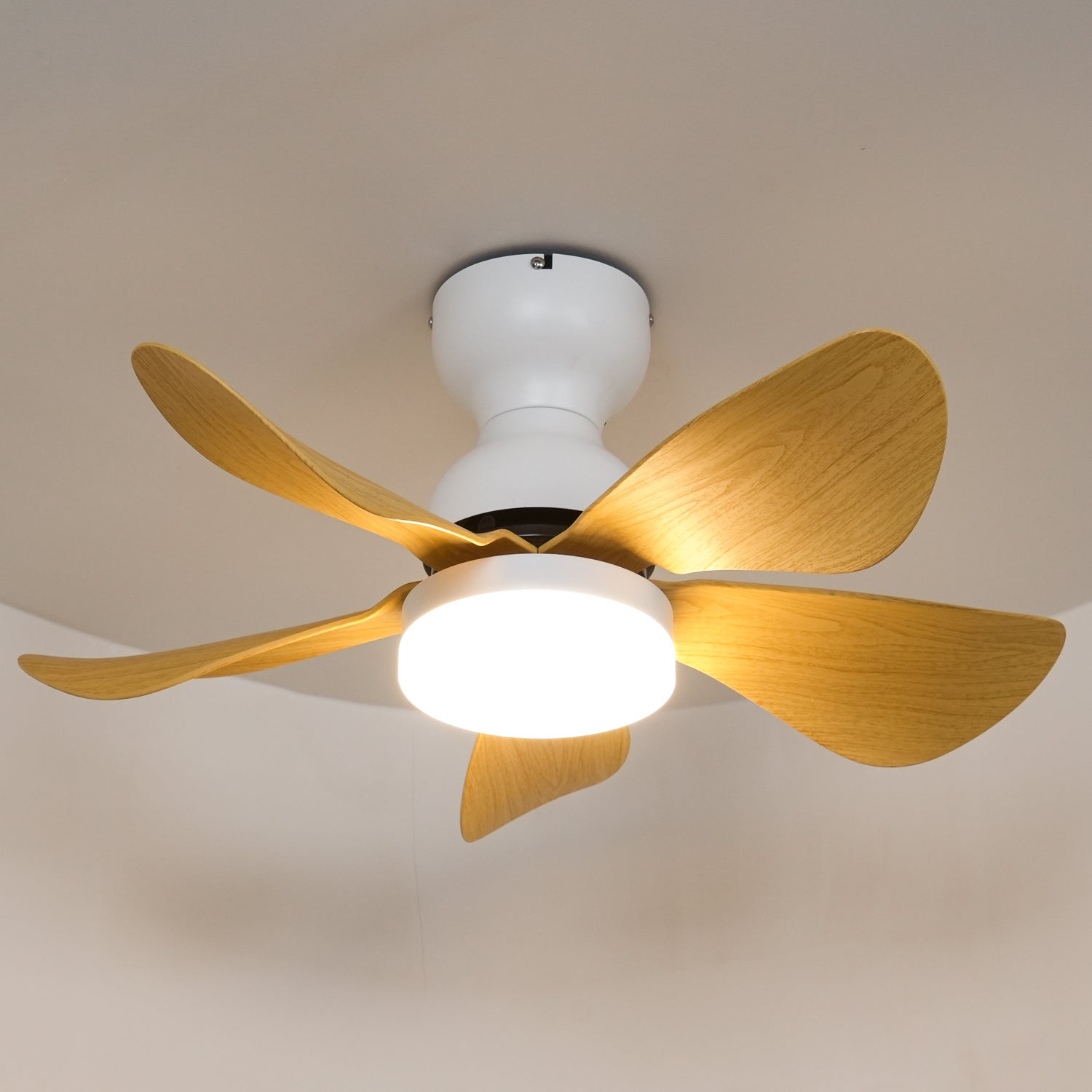 Callen Holz Deckenventilatorleuchte, Ventilator in Bewegung