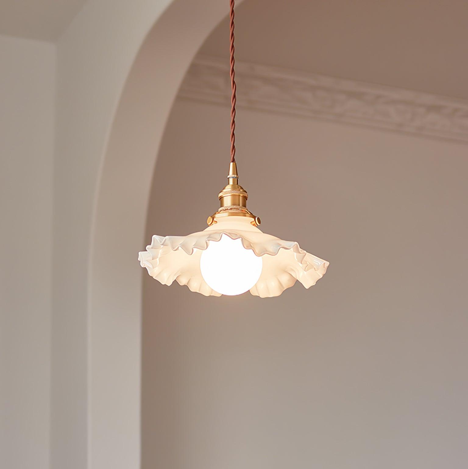 Small Floral Pendant Lamp - Blowlighting