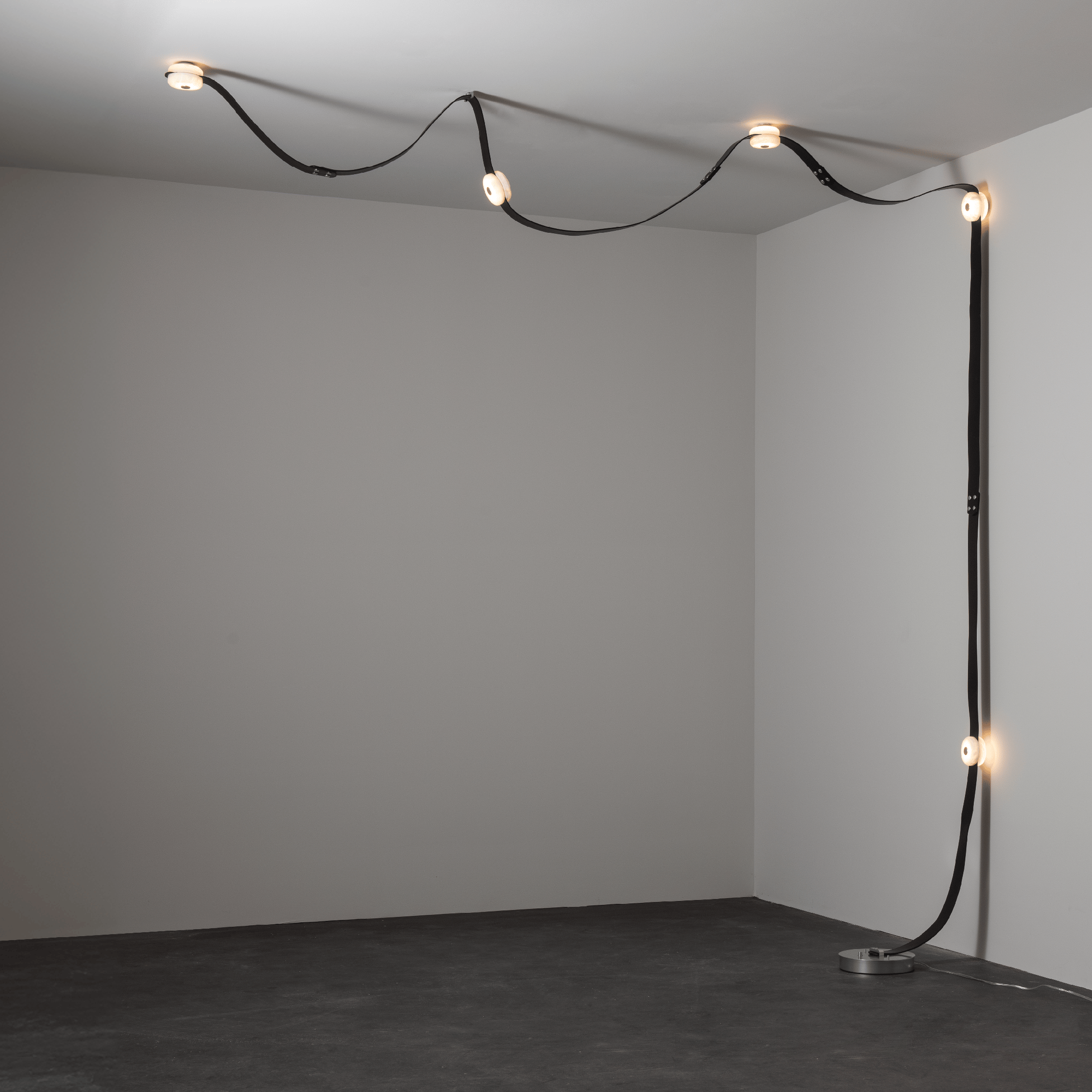 Snaps LED Floor-to-Ceiling Lamp - Letslighting