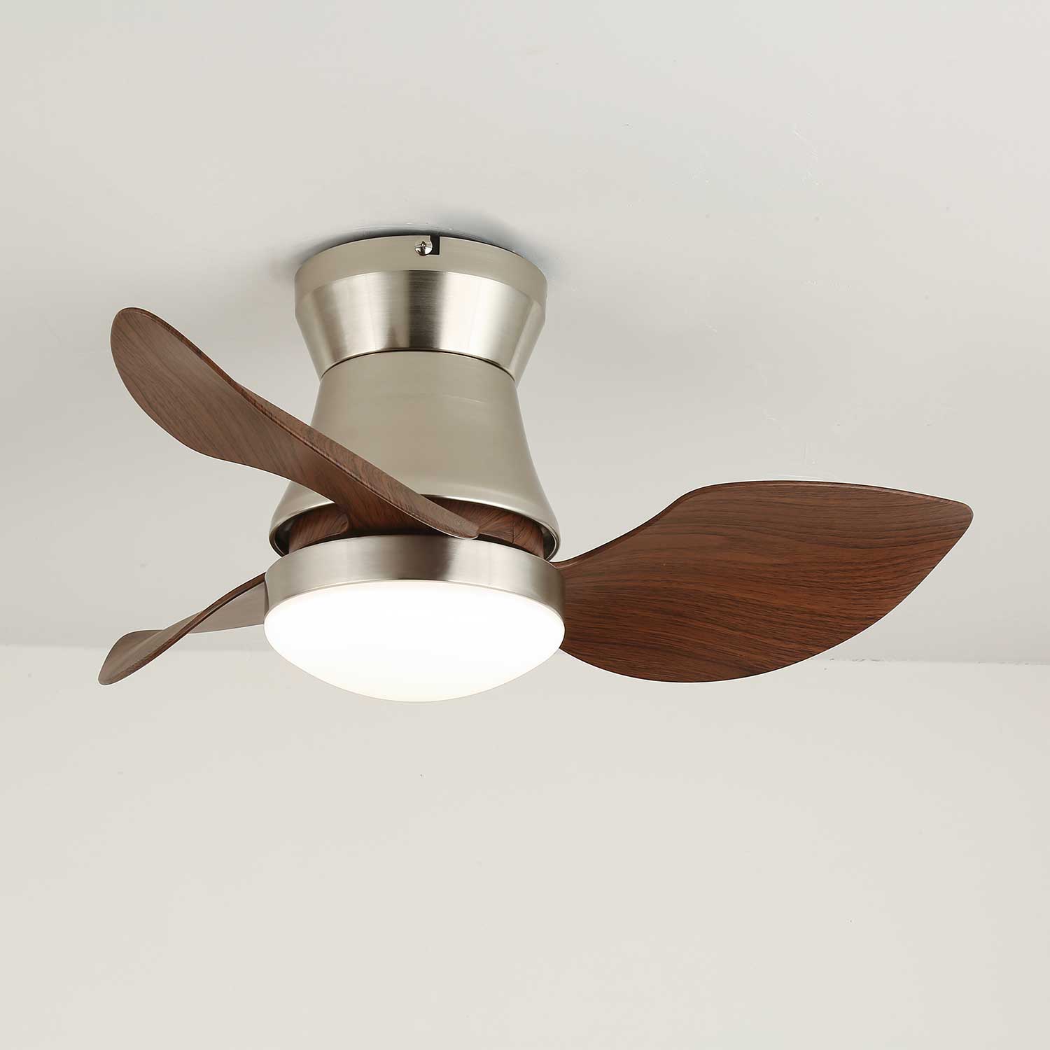 Aufsicht auf den Airlume Modernen Deckenventilator mit Licht.