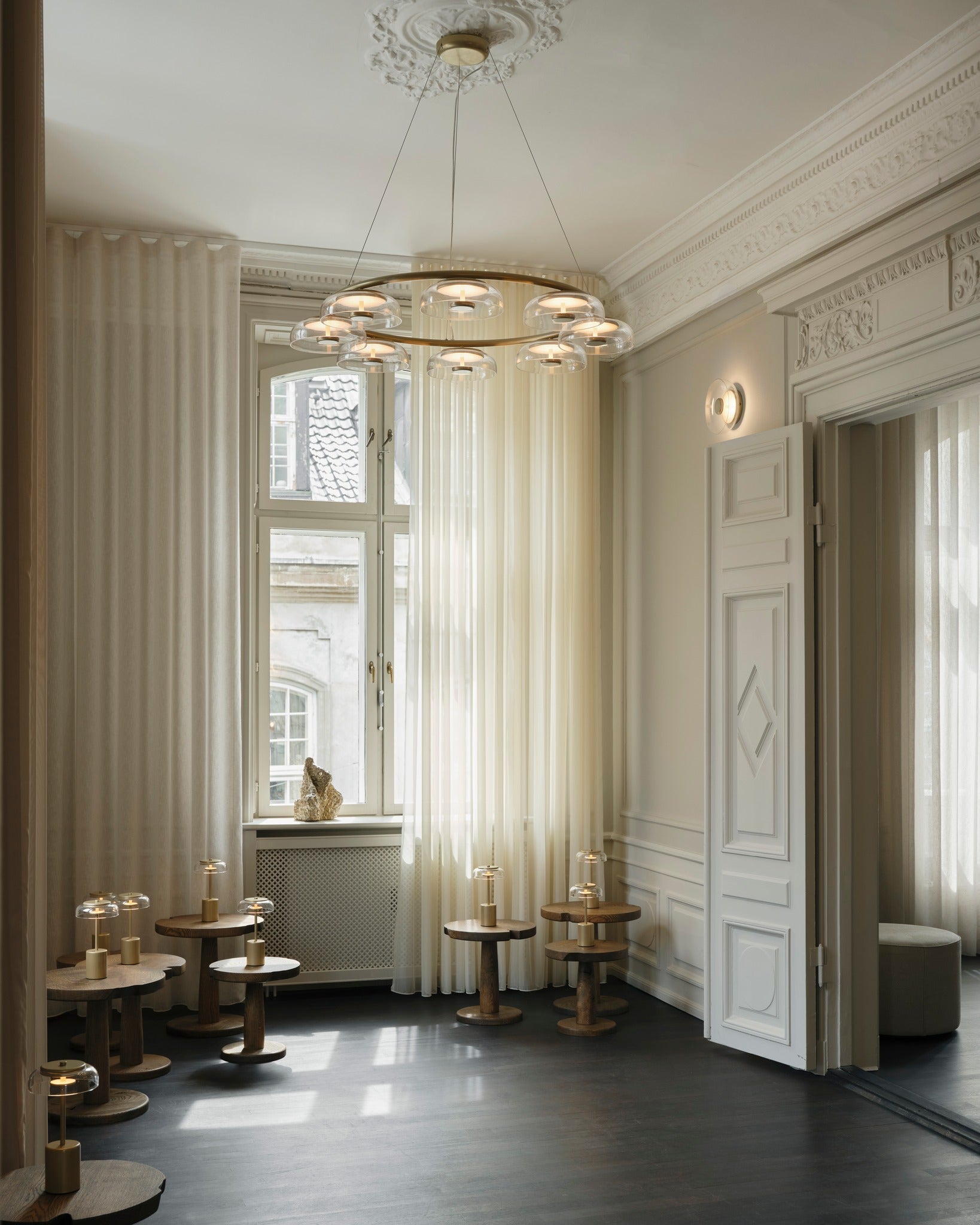 Aethera Circular Glass Chandelier - Blowlighting